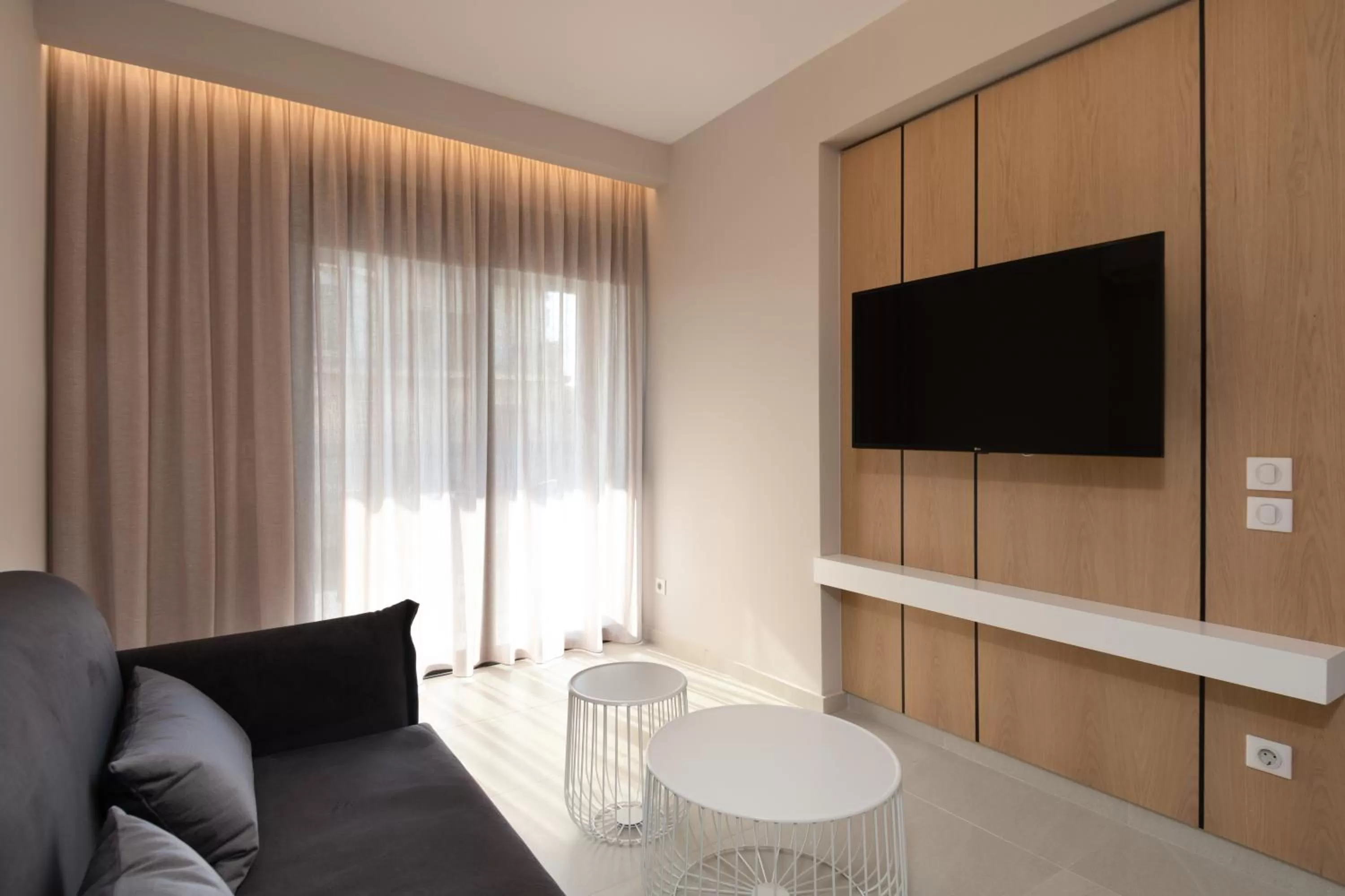 TV and multimedia in LUX&EASY Athens Downtown Residences