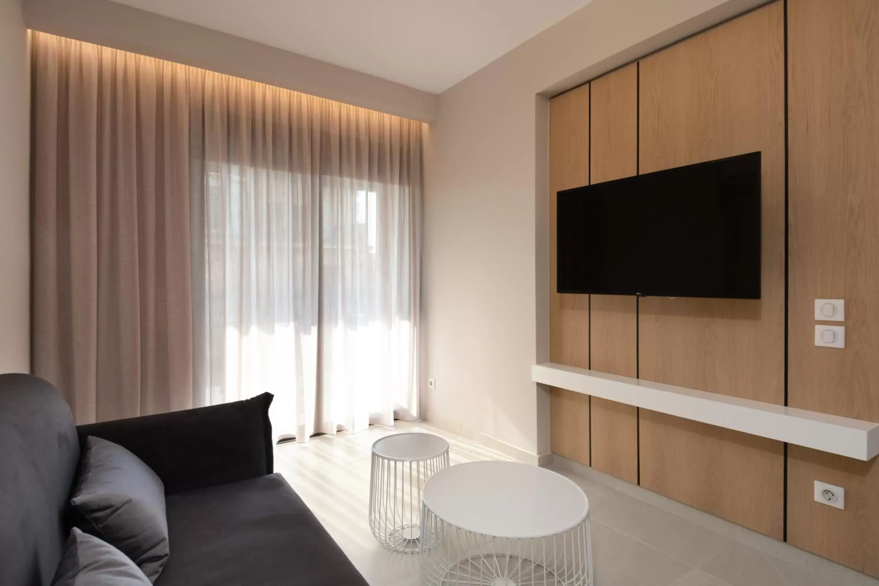 TV and multimedia, TV/Entertainment Center in LUX&EASY Athens Downtown Residences