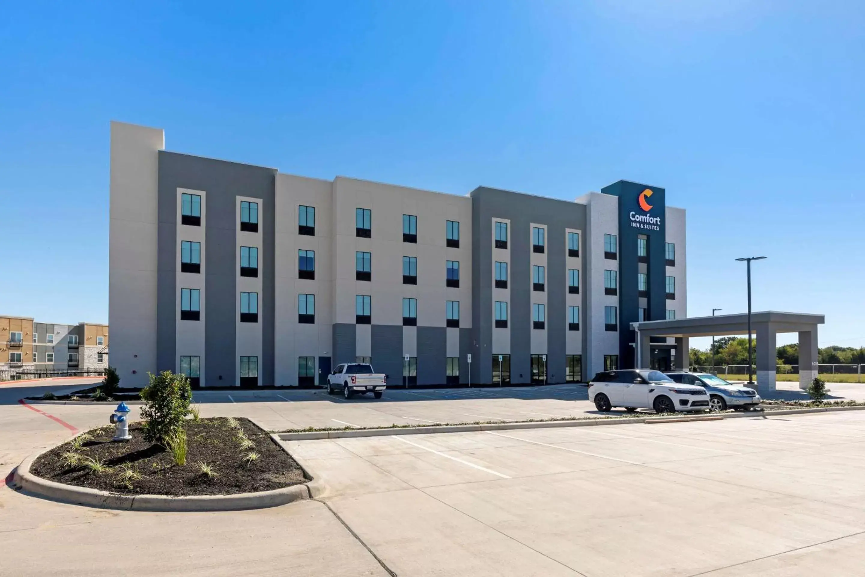 Property building in Comfort Inn & Suites Balch Springs - SE Dallas Property building in Comfort Inn & Suites Balch Springs - SE Dallas