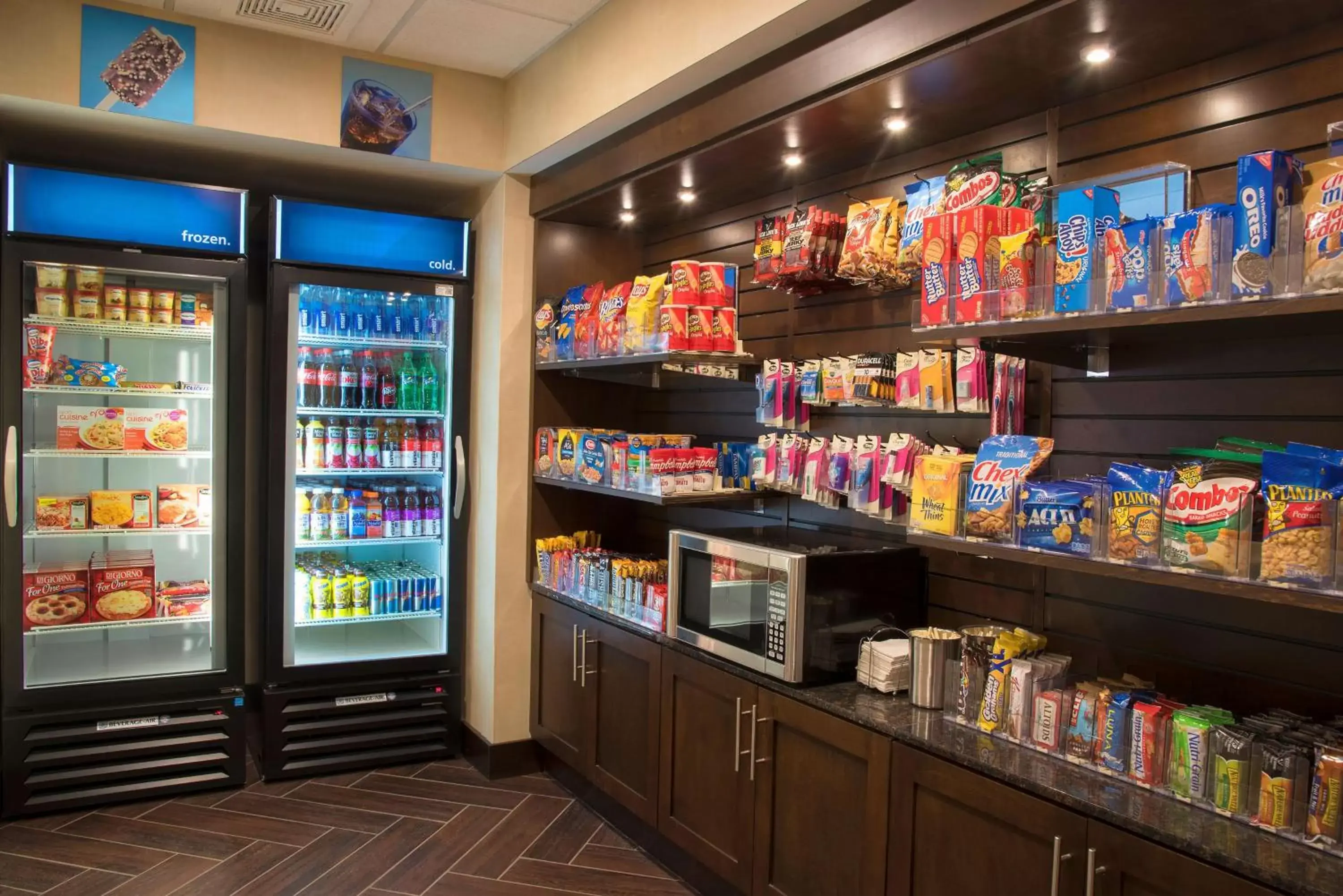 Restaurant/places to eat, Supermarket/Shops in Hampton Inn Kalamazoo