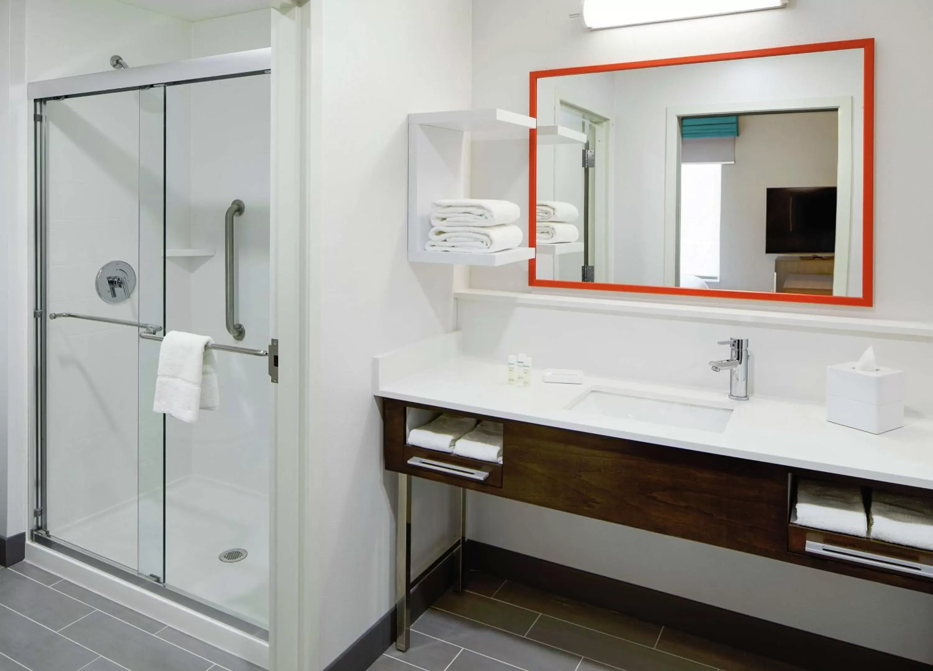 Bathroom in Hampton Inn & Suites Chicago/Waukegan