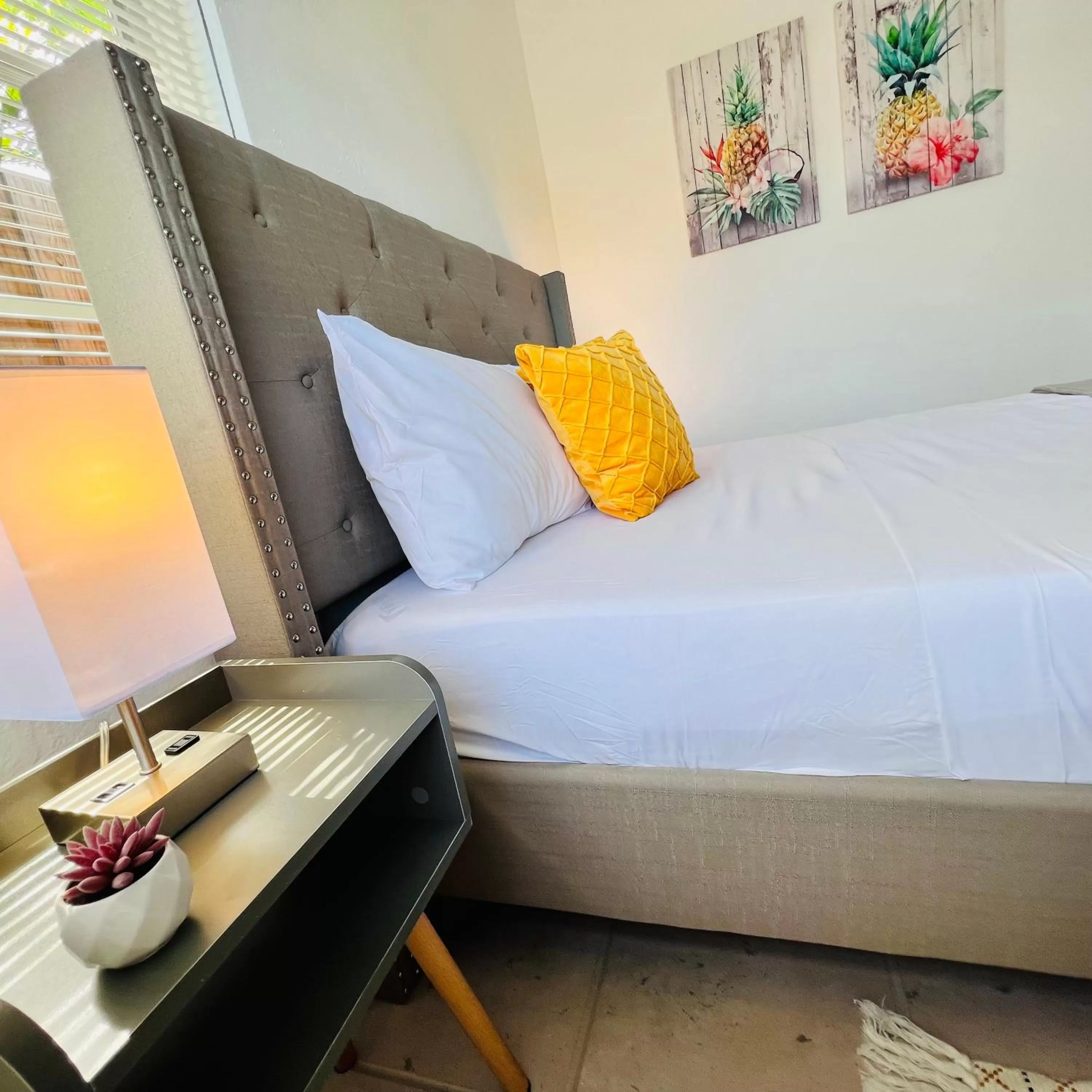 Bed in CocoBay 2BR Condos Near Beach, Galleria Mall, Wilton Manors, Cruise Port