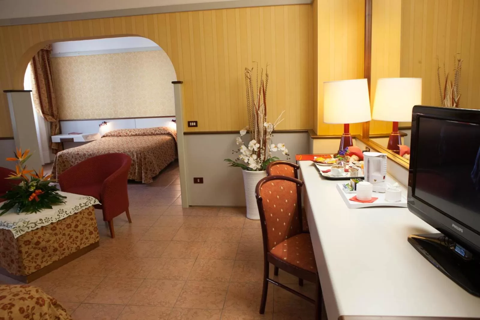 Bedroom, Bed in Hotel Maxim