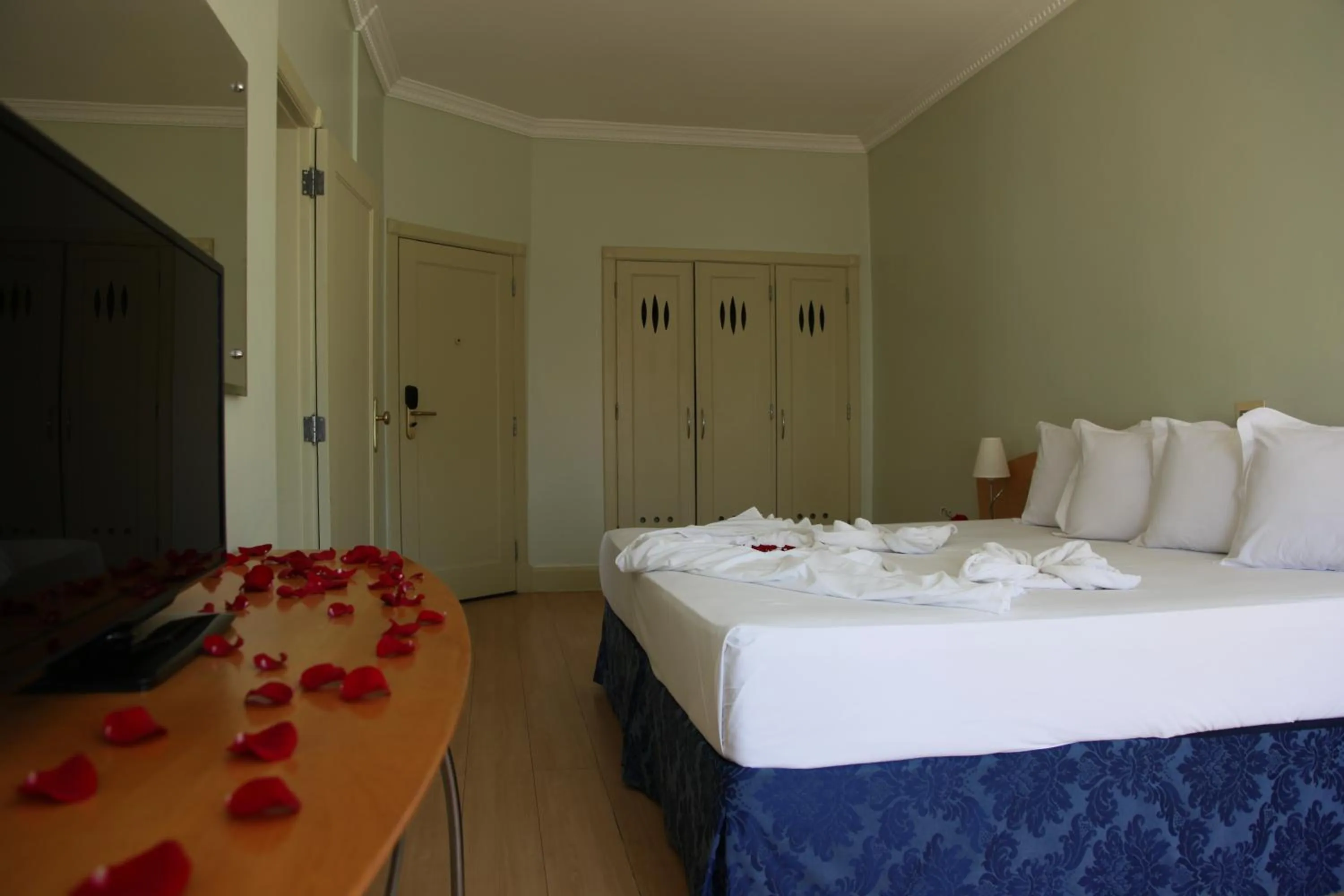 Decorative detail, Bed in San Raphael Hotel