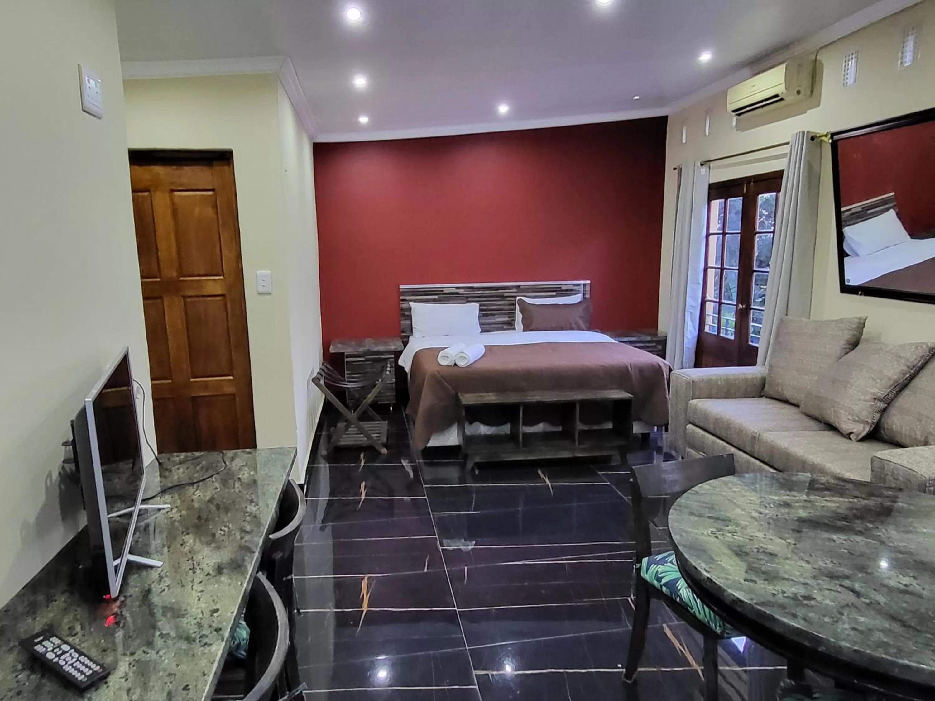 Bed in Gem of Manor drive