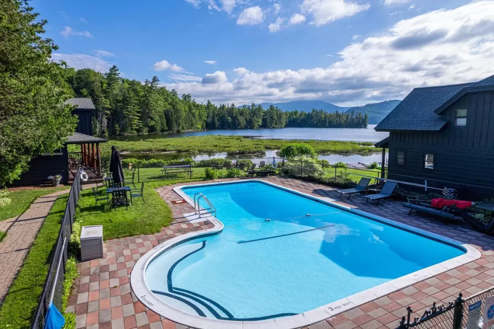 Swimming Pool in Placid Bay Hotel