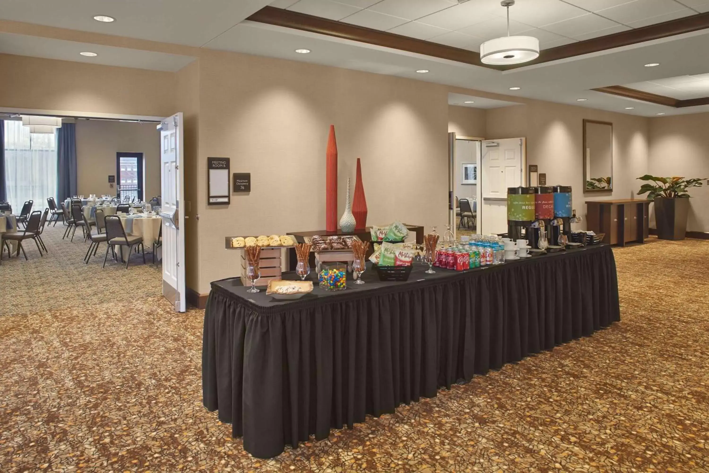 Meeting/conference room, Restaurant/Places to Eat in Hilton Garden Inn Akron