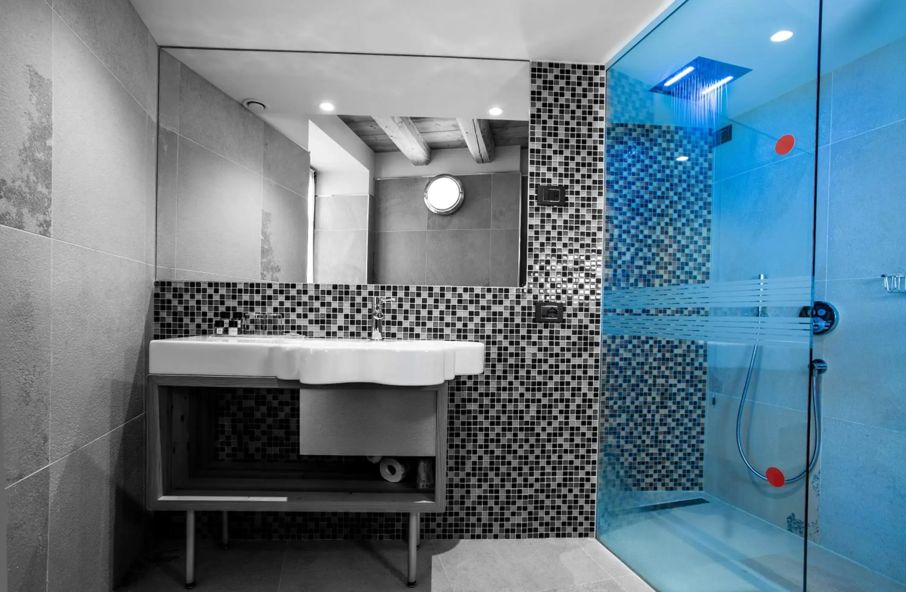 Shower, Bathroom in Hotel Orso Grigio