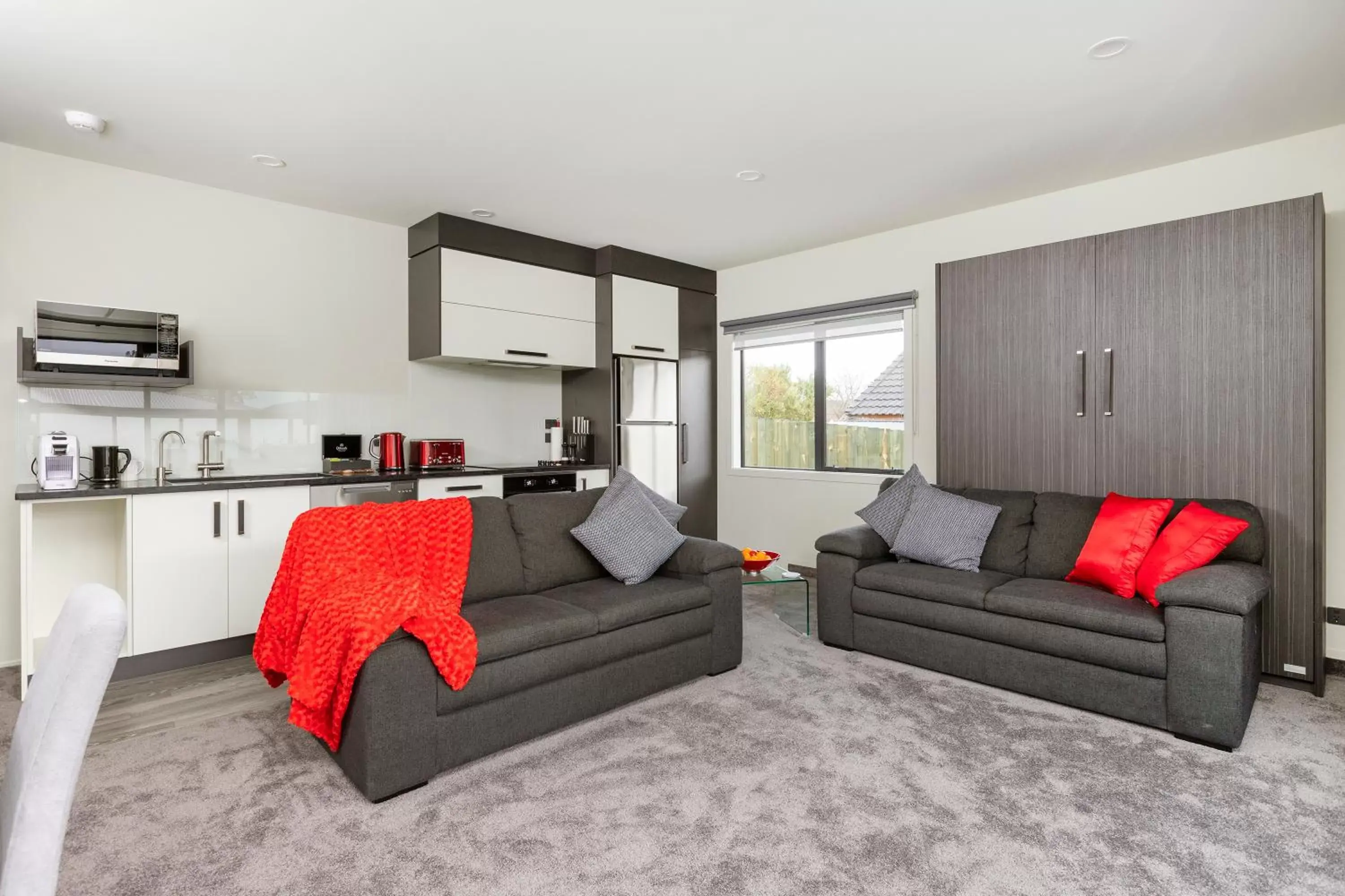 Kitchen or kitchenette, Seating Area in Kings On Peace