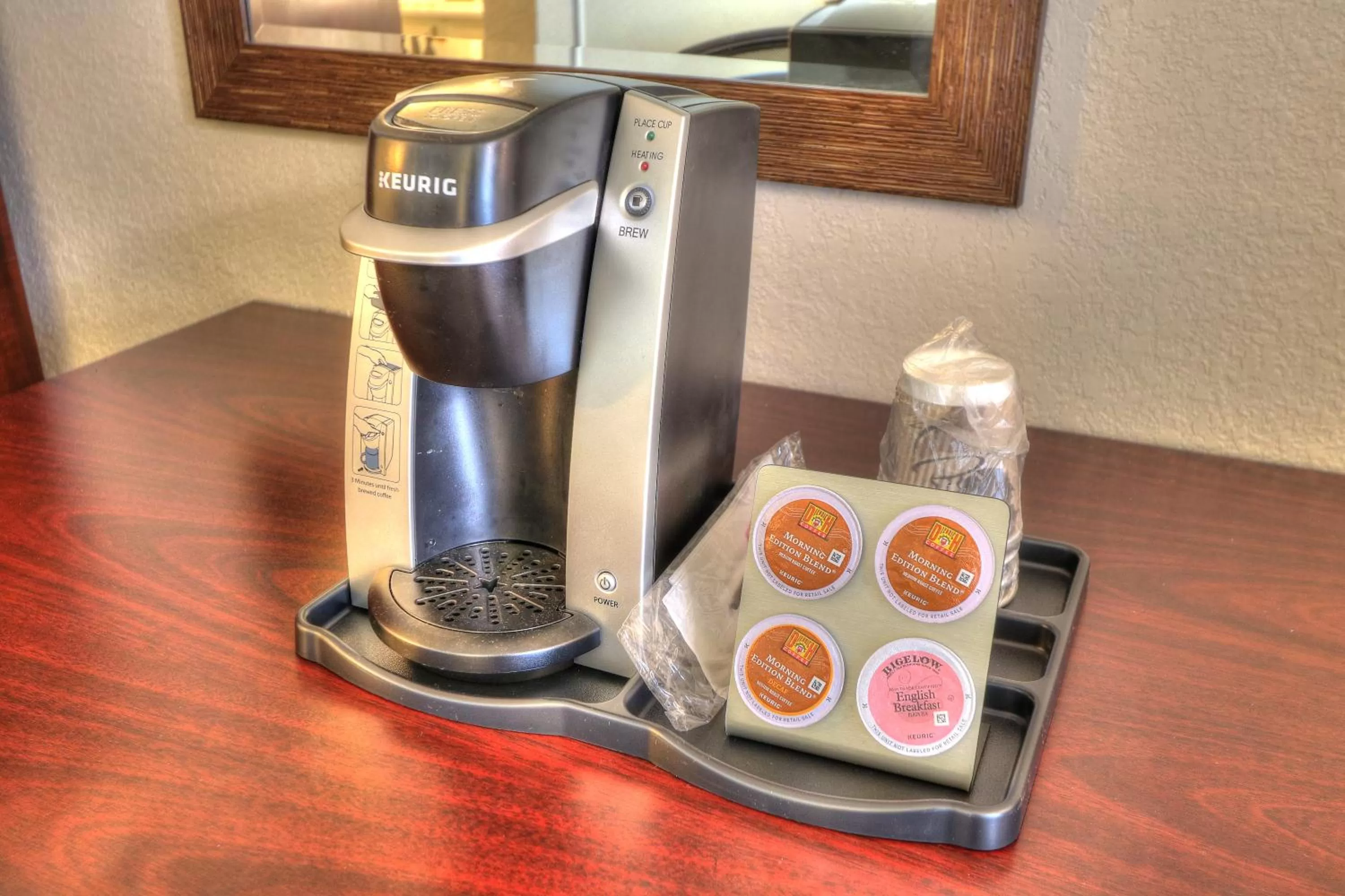 Queen Room in River Edge Inn