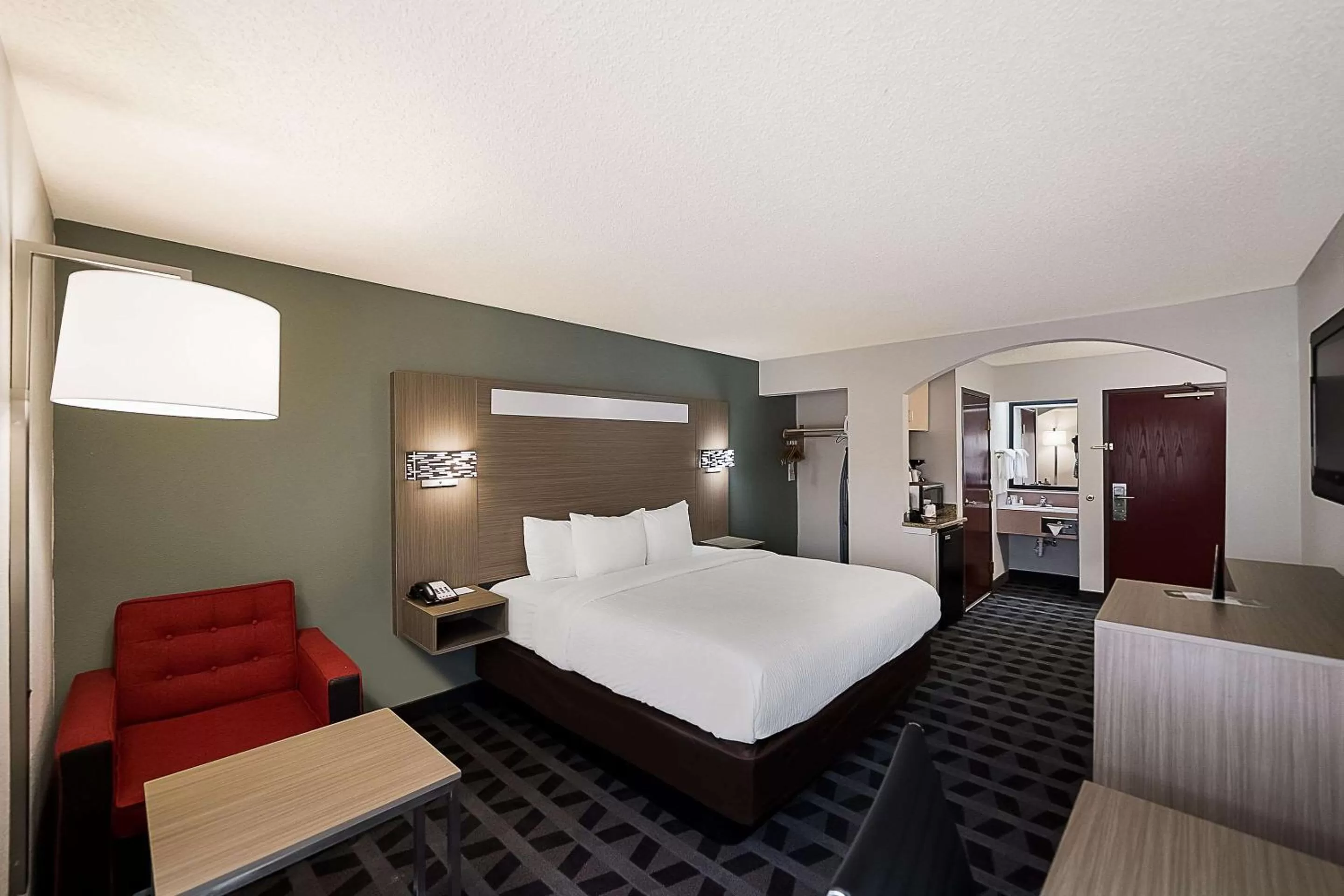 Bedroom, Bed in Quality Inn & Suites Irving DFW Airport South