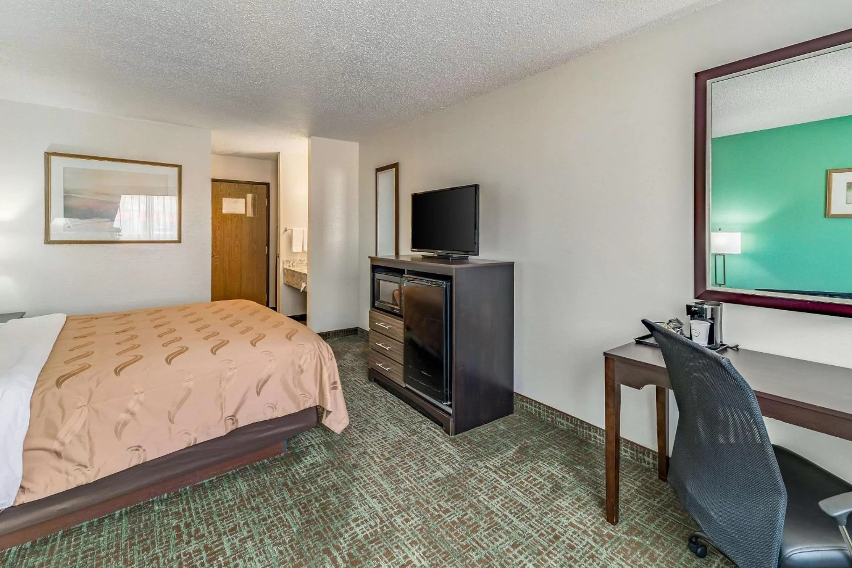 Photo of the whole room, Bed in Quality Inn Allen - Plano East