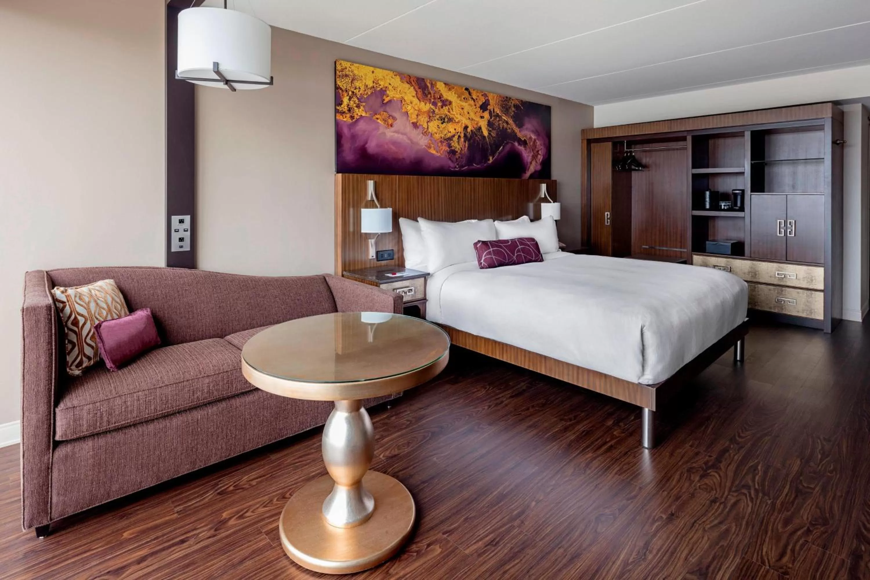 Photo of the whole room, Bed in Baton Rouge Marriott