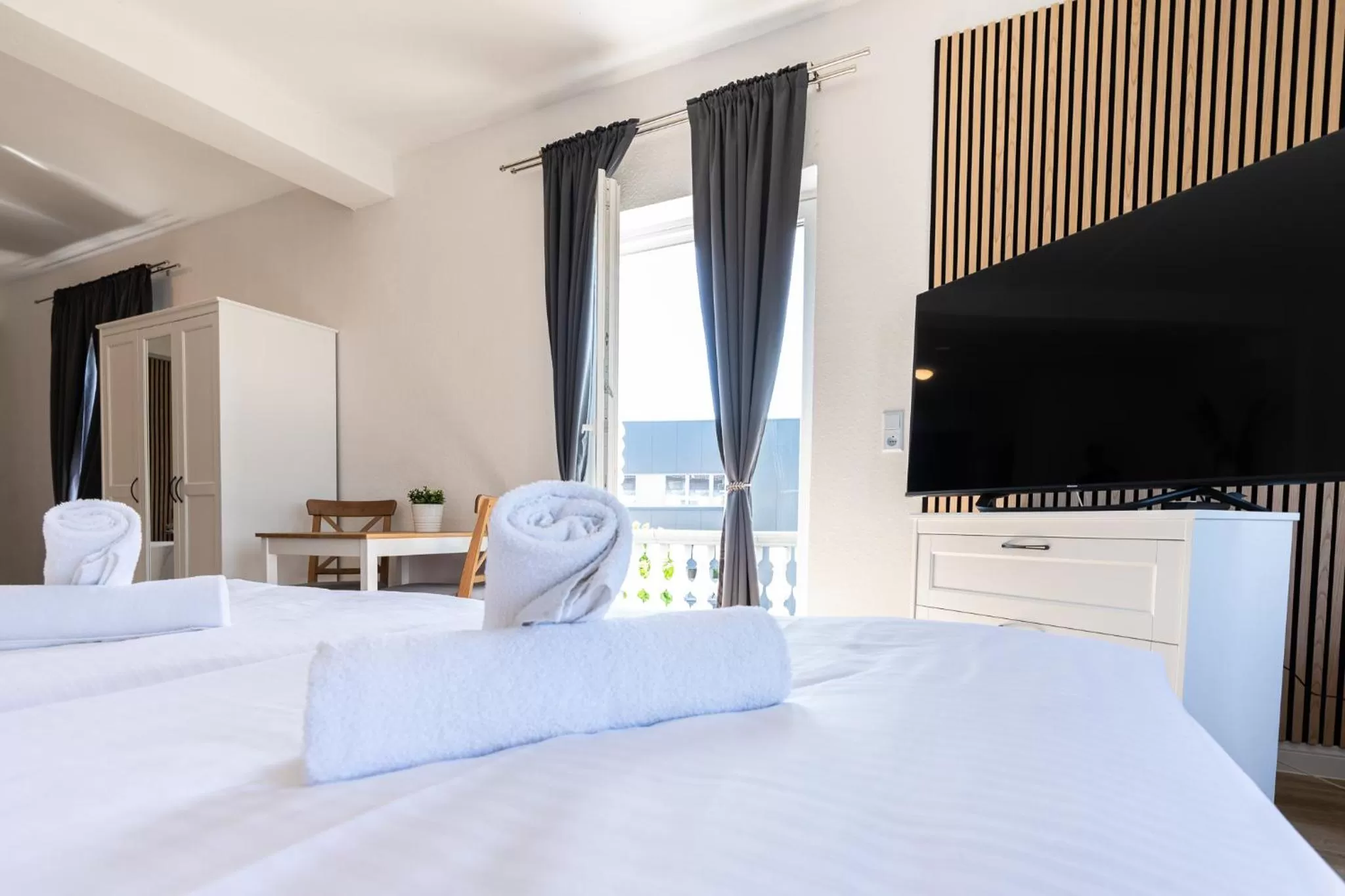 TV and multimedia, Bed in Hotel Bergheim