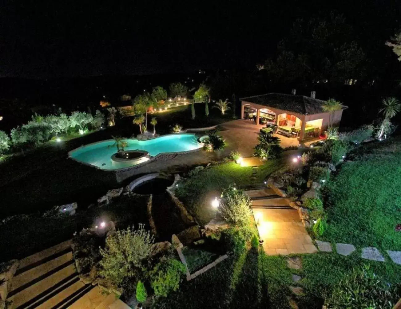 Pool View in Chambre d'hôte "HAVRE DE PAIX" Prestige jacuzzi, hammam, sauna, PISCINE Mougins Cannes Grasse