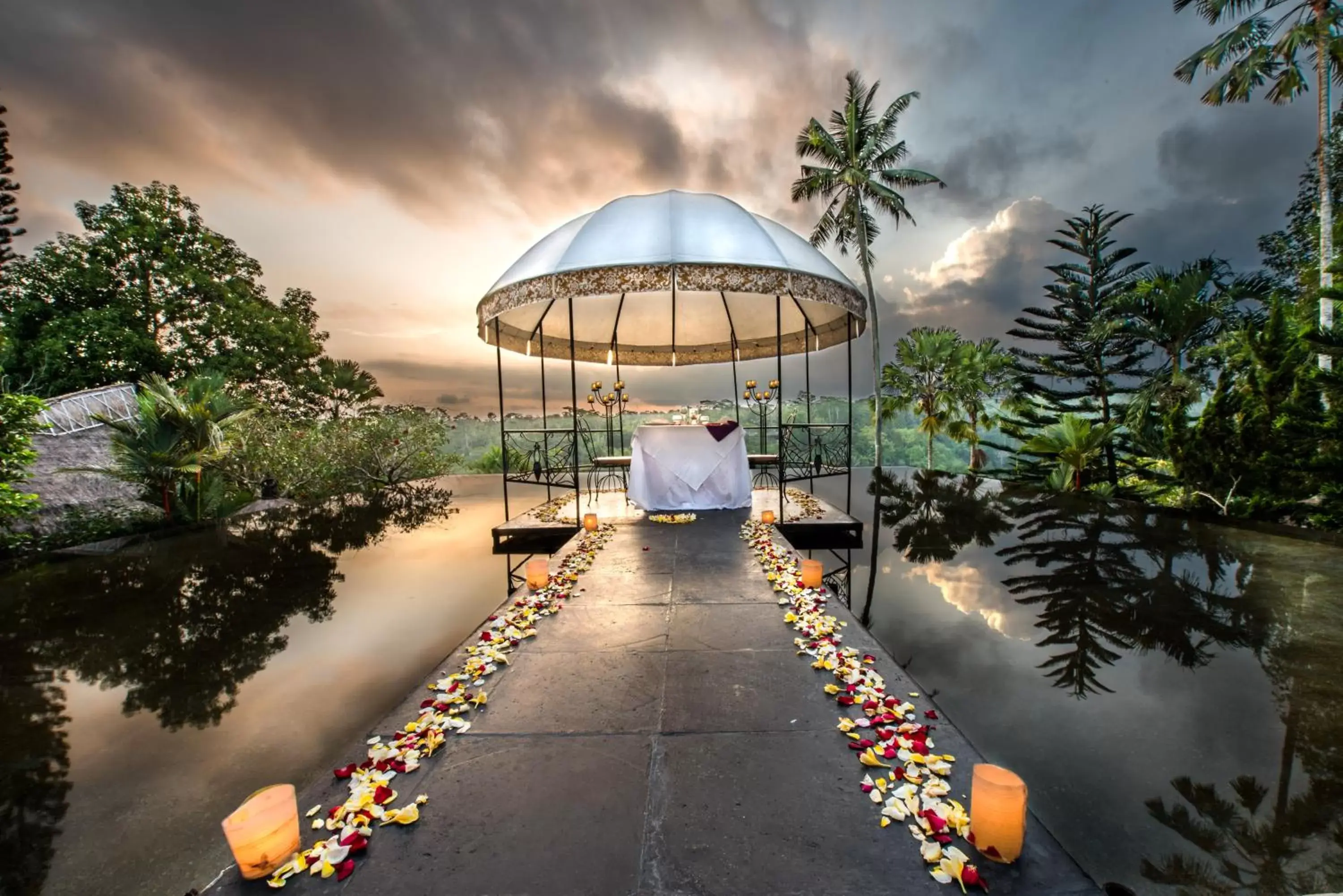 Balcony/Terrace in Kupu Kupu Barong Villas and Tree Spa by L’OCCITANE