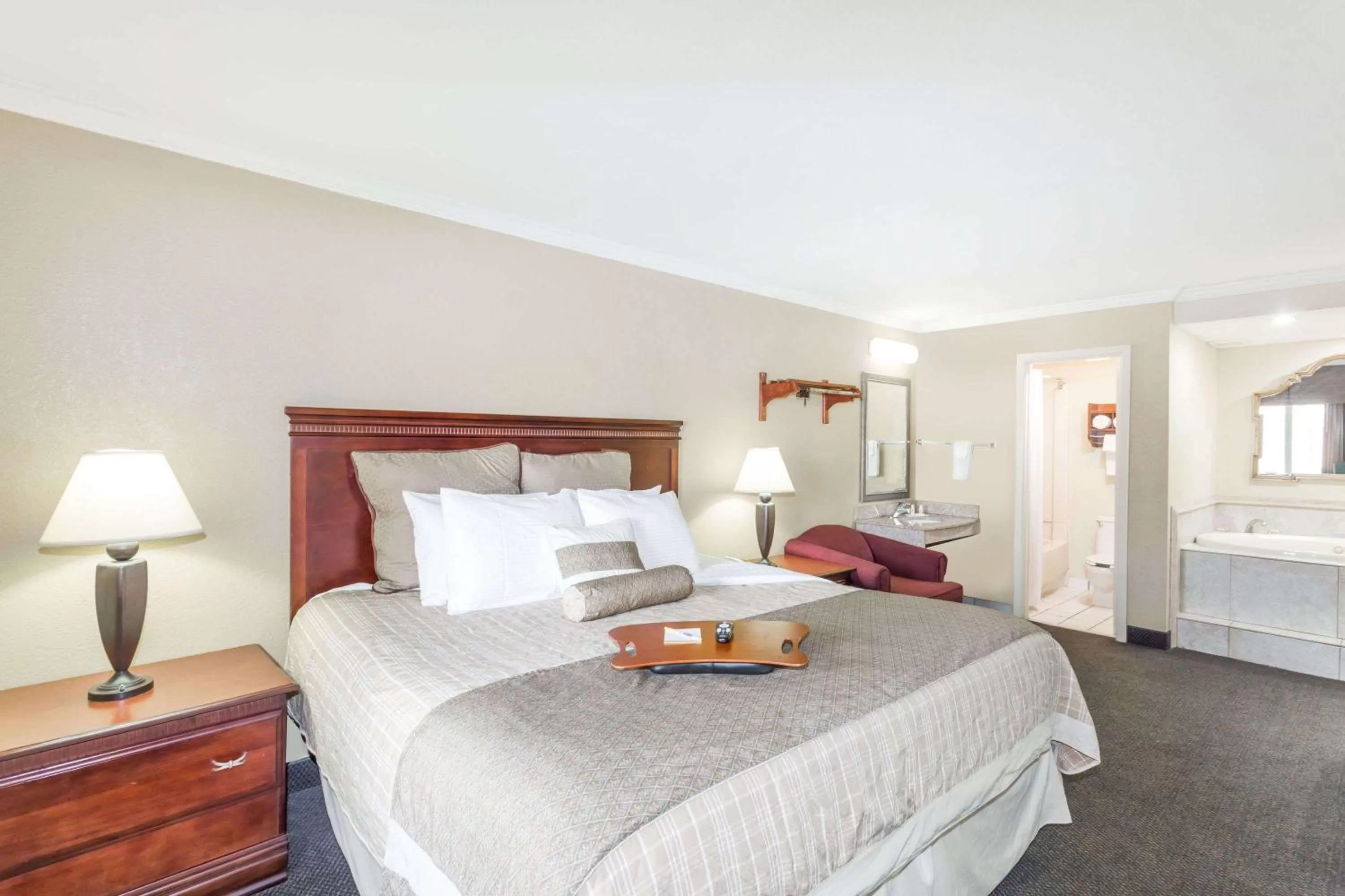 Photo of the whole room, Bed in Days Inn by Wyndham Destin