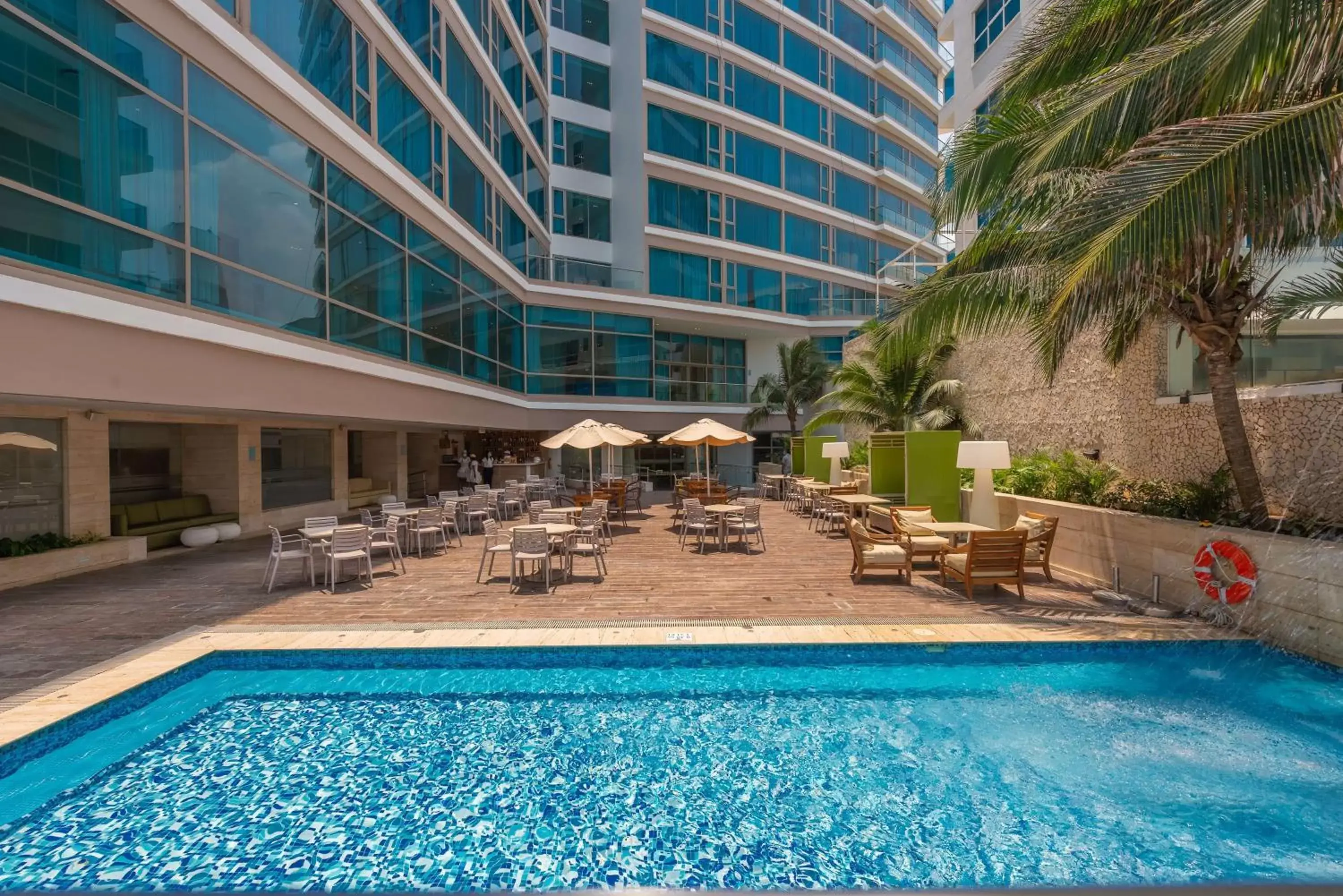 Restaurant/places to eat, Swimming Pool in Radisson Cartagena Ocean Pavillion Hotel