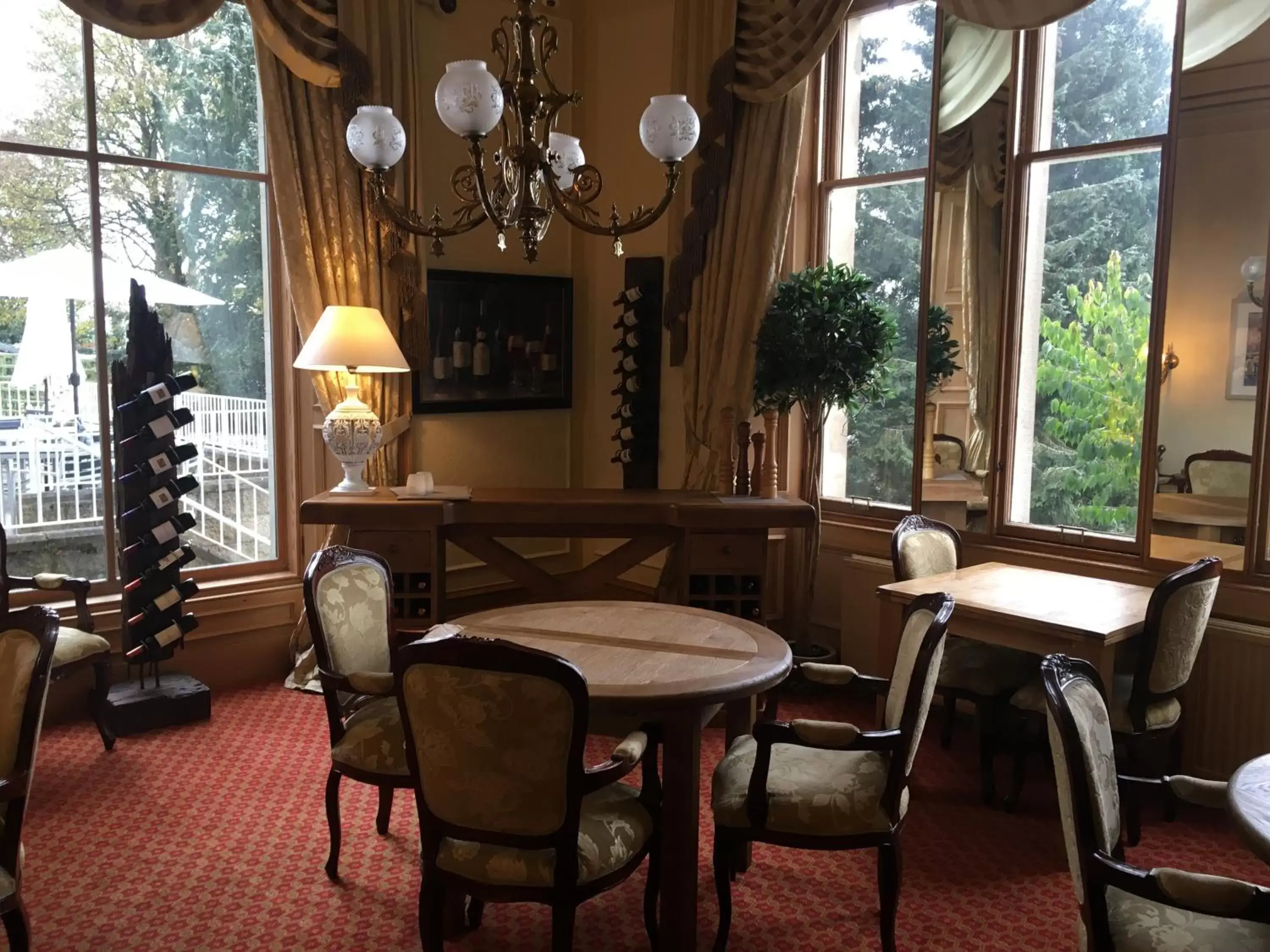 Dining area in Mansfield House Hotel