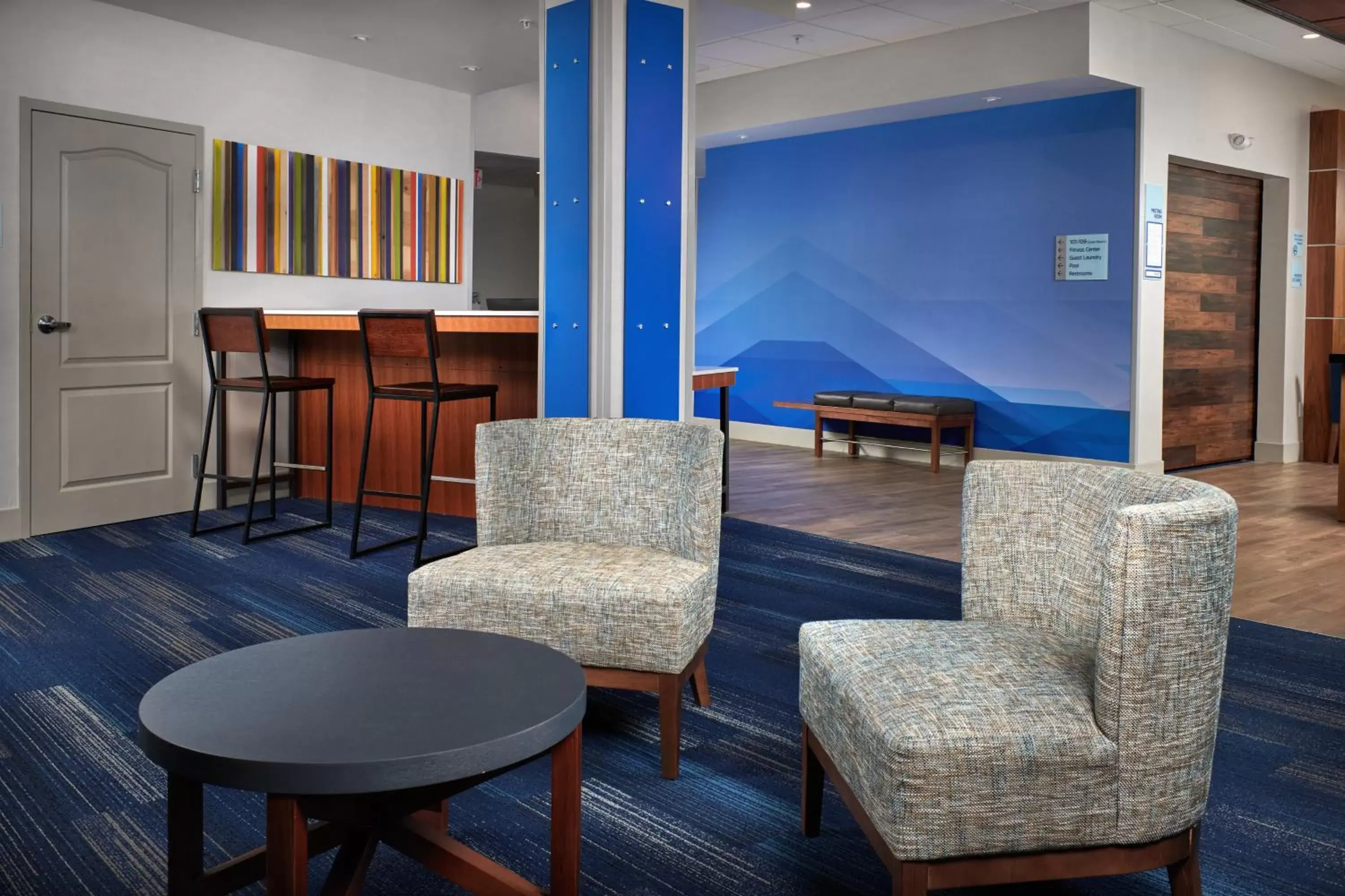 Property building, Seating Area in Holiday Inn Express - Lockport, an IHG Hotel