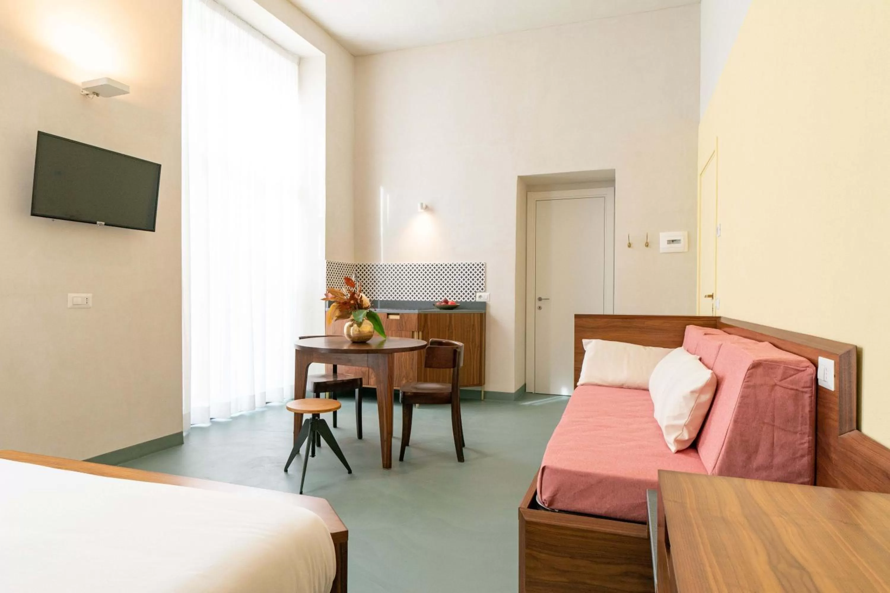 TV and multimedia in 21 Armeno