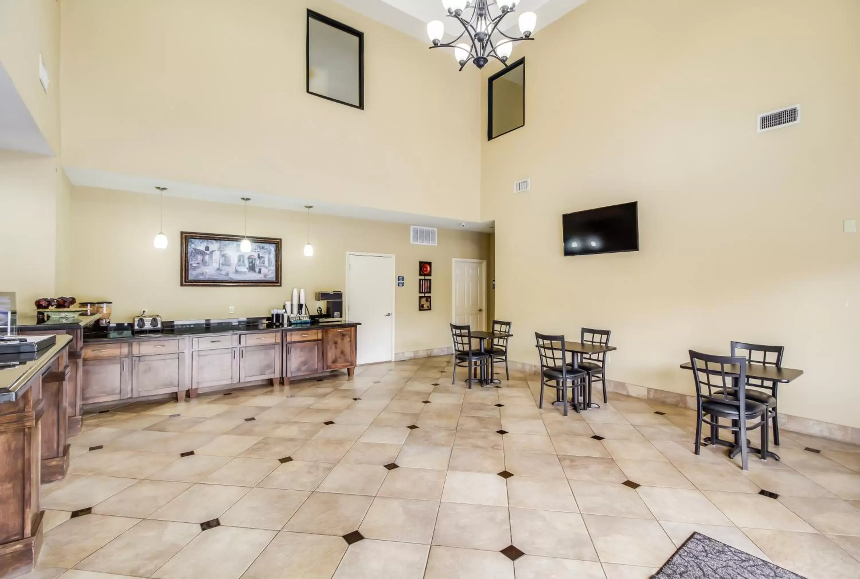 Lobby or reception, Restaurant/Places to Eat in Americas Best Value Inn & Suites Tomball