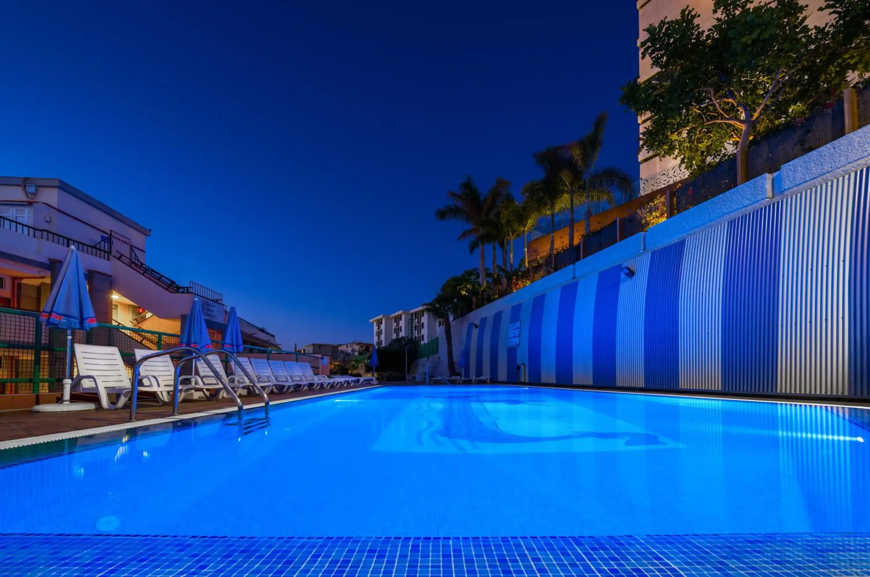 Swimming pool in Apartamentos las Góndolas Swimming pool in Apartamentos las Góndolas