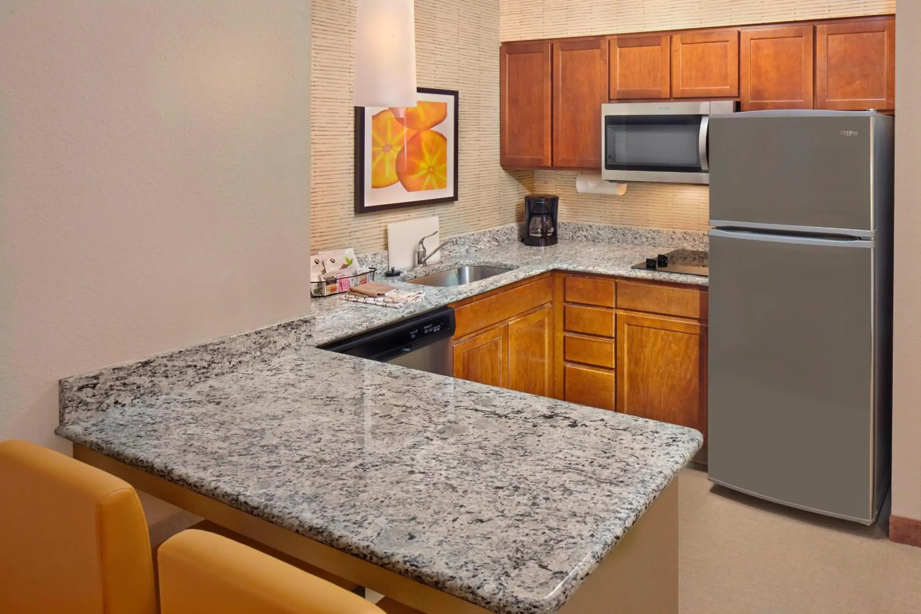 Kitchen or kitchenette, Kitchen/Kitchenette in Residence Inn Hartford Avon