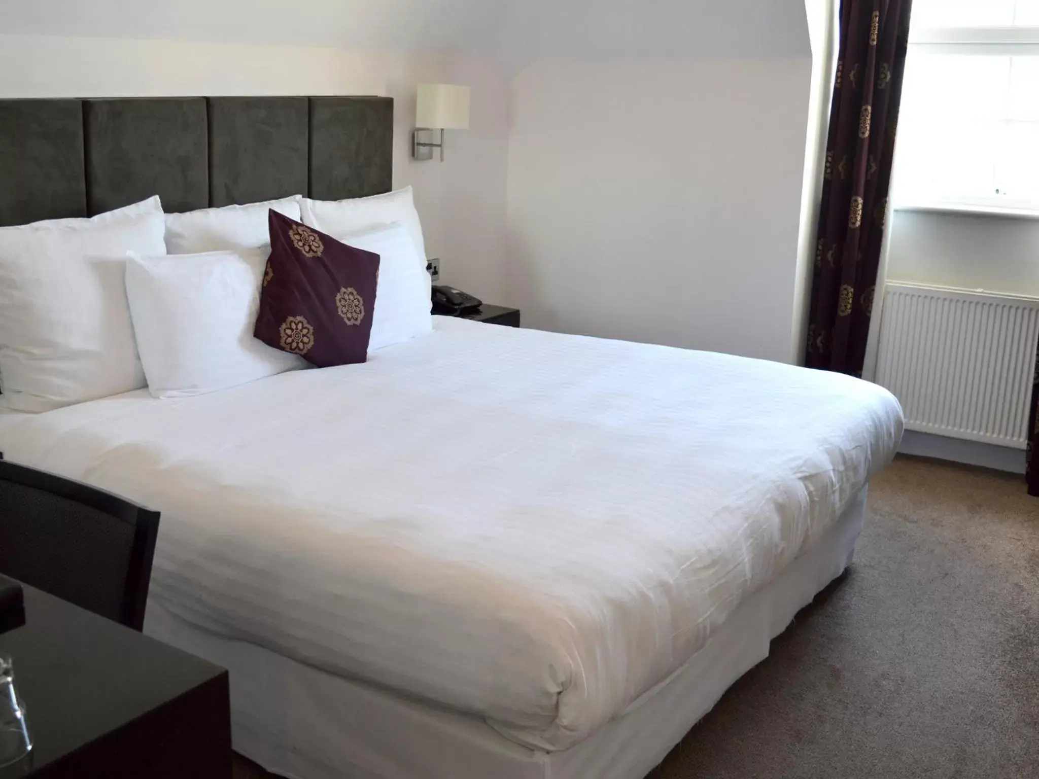 Double Room for Single Occupancy in Cliff Hotel