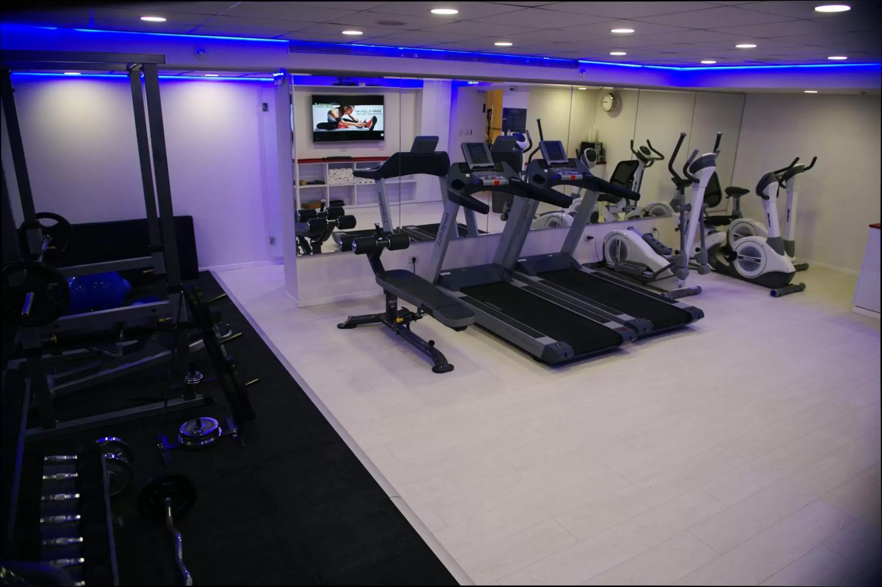 Fitness centre/facilities, Fitness Center/Facilities in Best Western Regency Suites