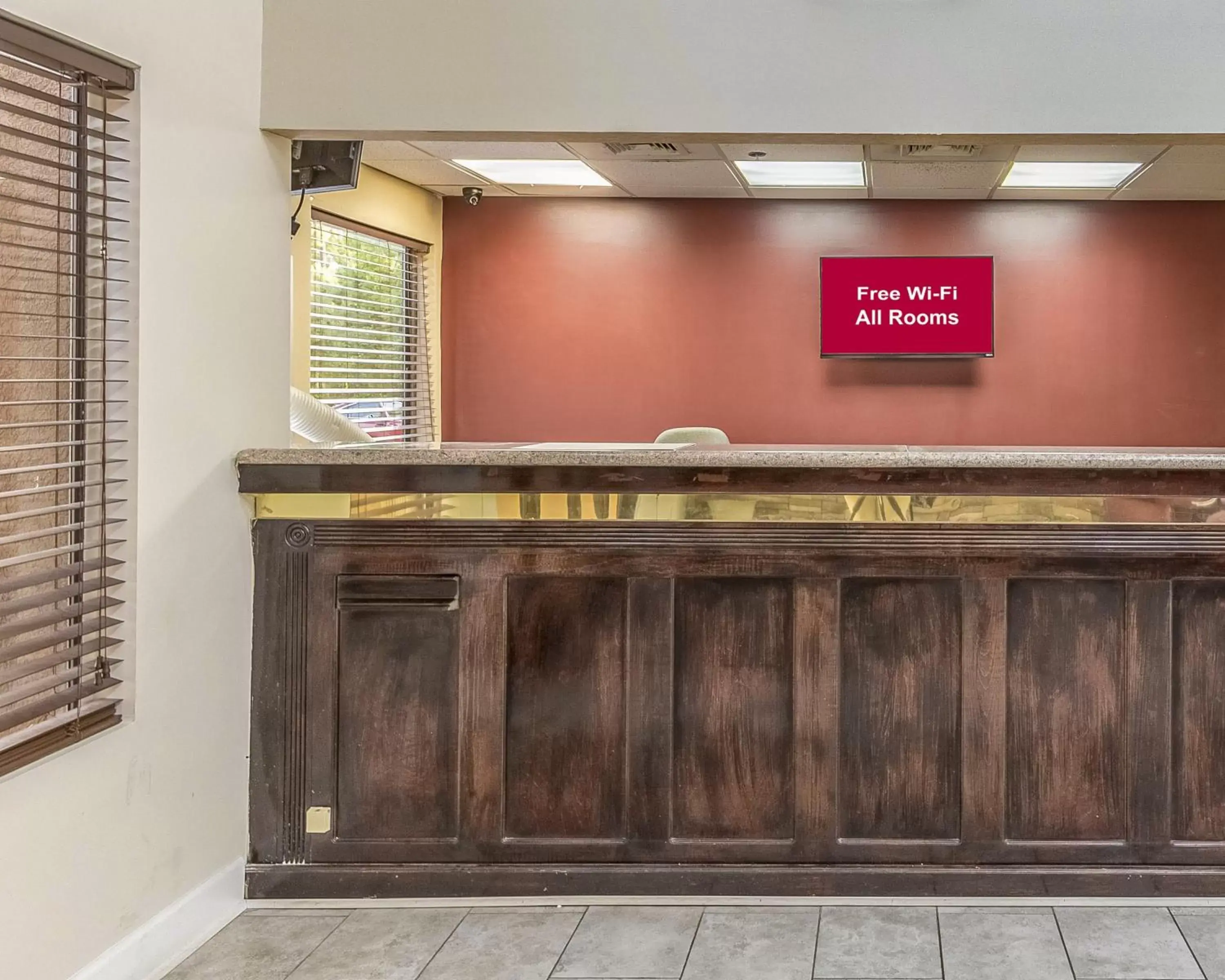 Lobby or reception, Lobby/Reception in Red Roof Inn & Suites Hinesville - Fort Stewart