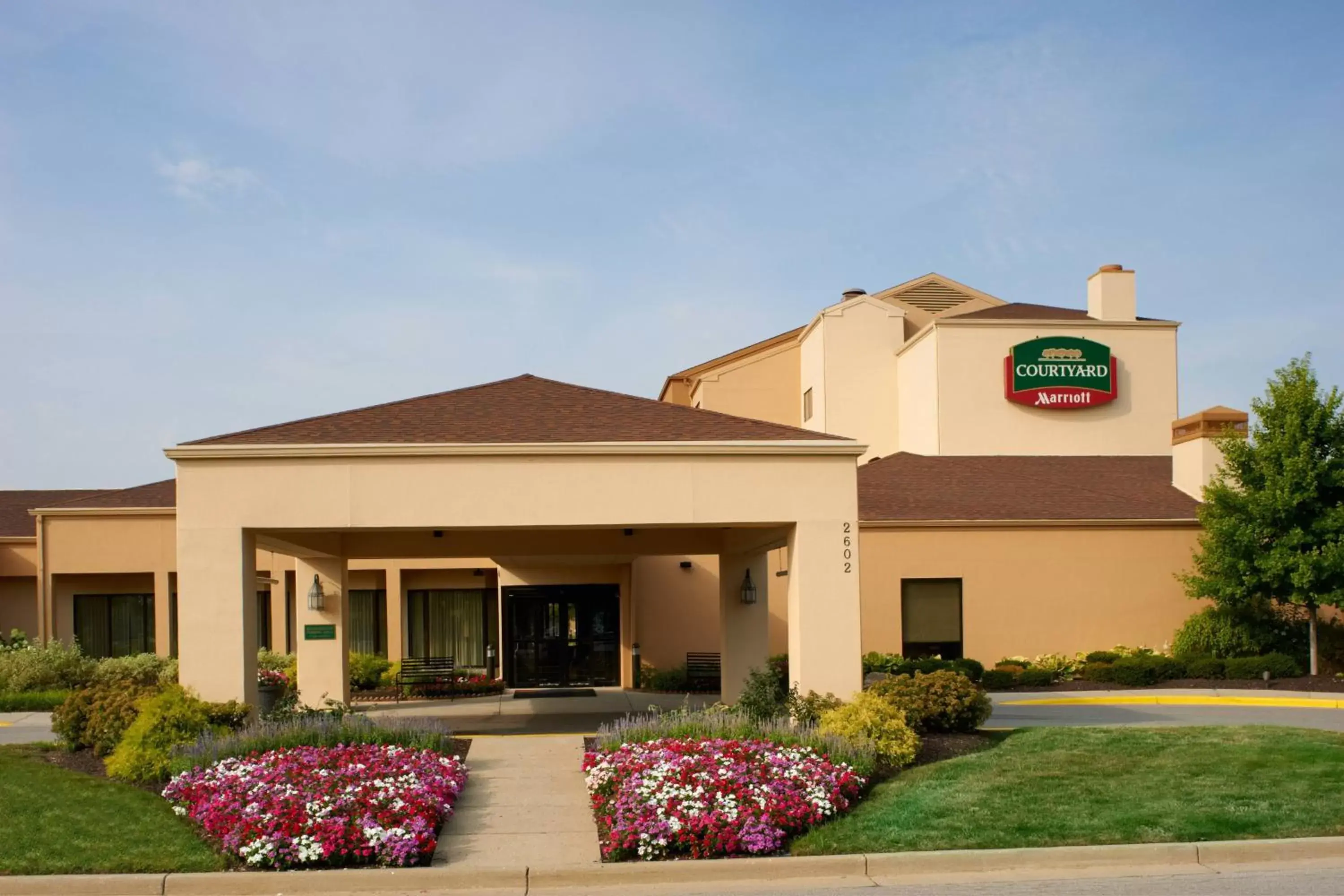 Property Building in Courtyard by Marriott Indianapolis Airport