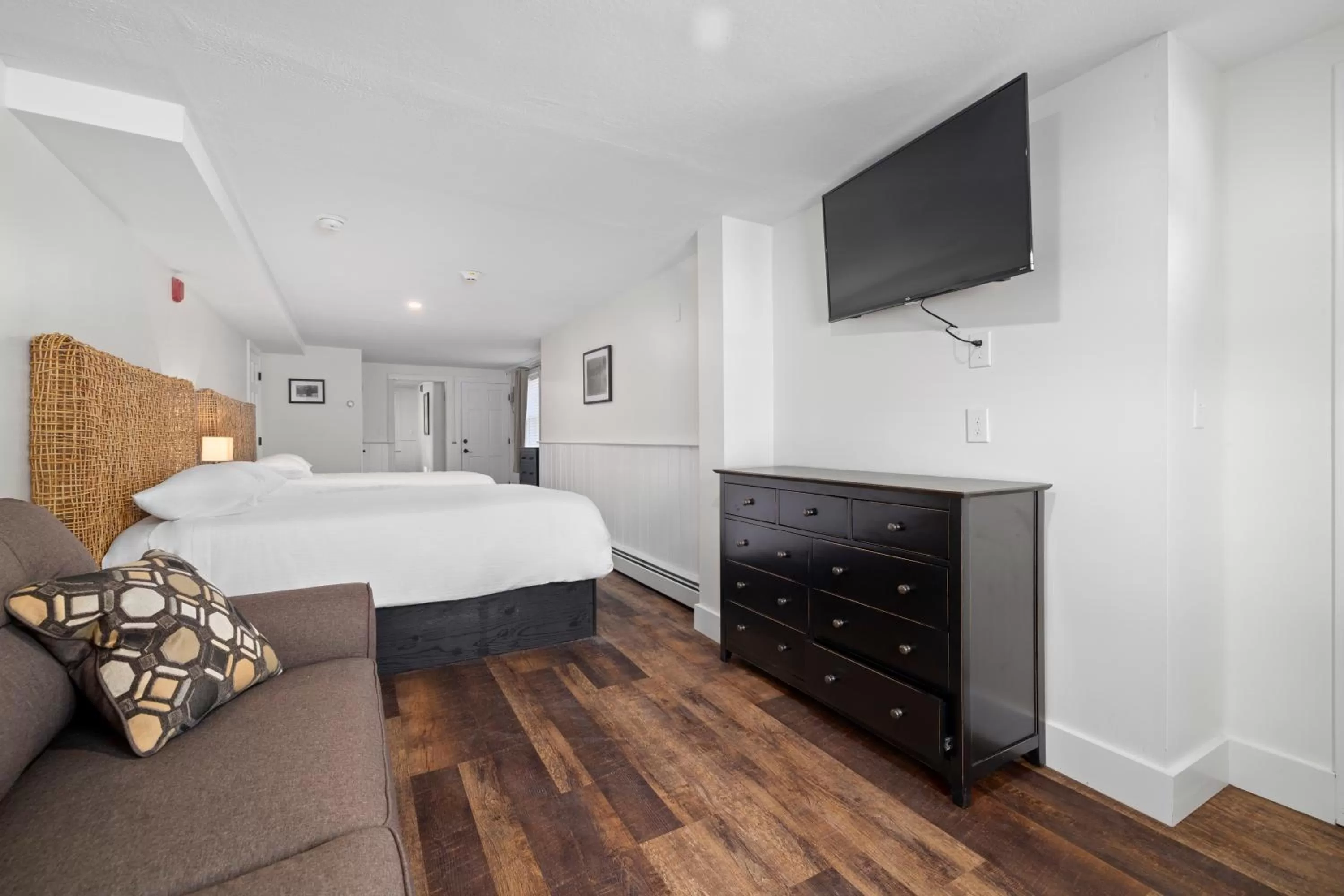 TV and multimedia, Bed in The Inn & More