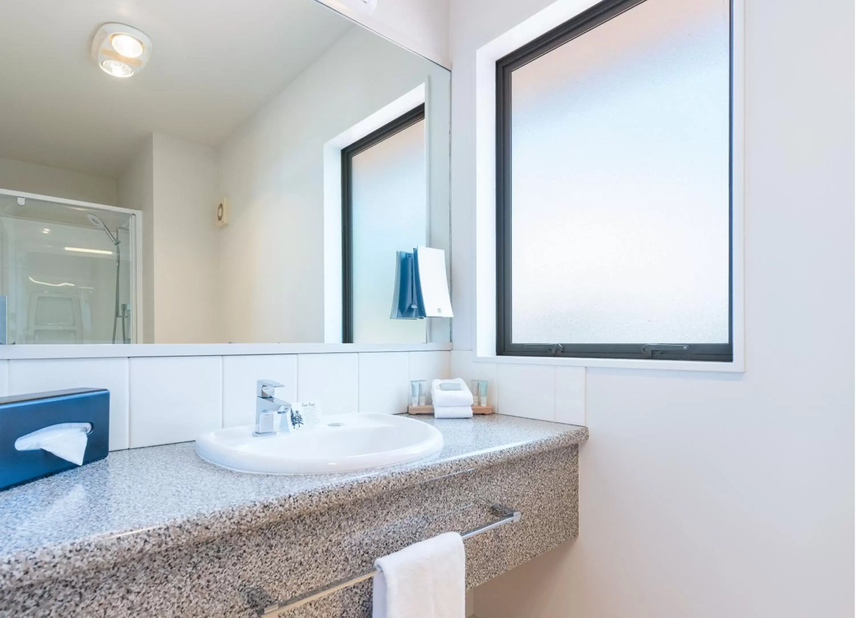 Shower, Bathroom in Bella Vista Motel Nelson