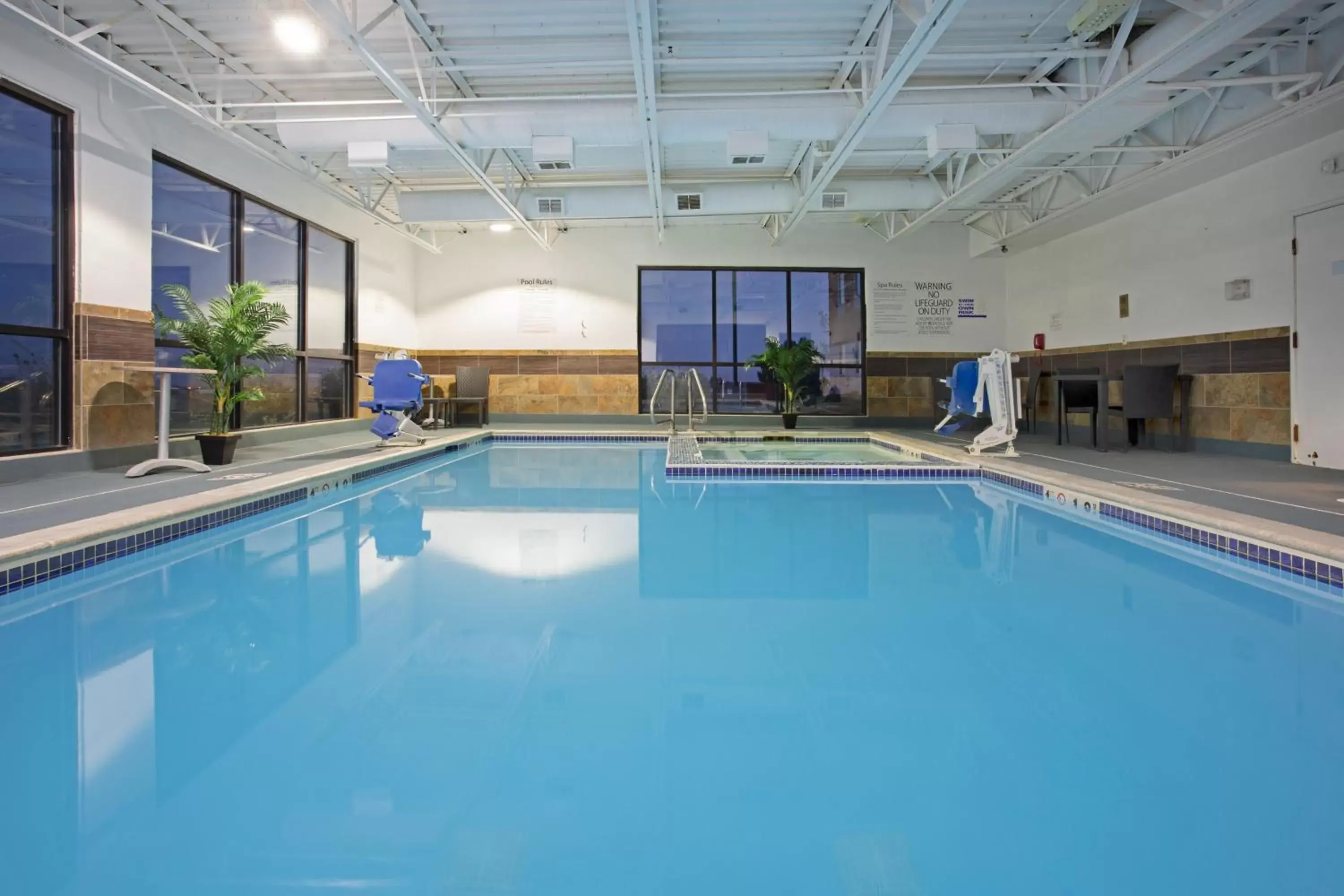 Swimming pool in Holiday Inn Express Hotel & Suites Littleton by IHG Swimming pool in Holiday Inn Express Hotel & Suites Littleton by IHG