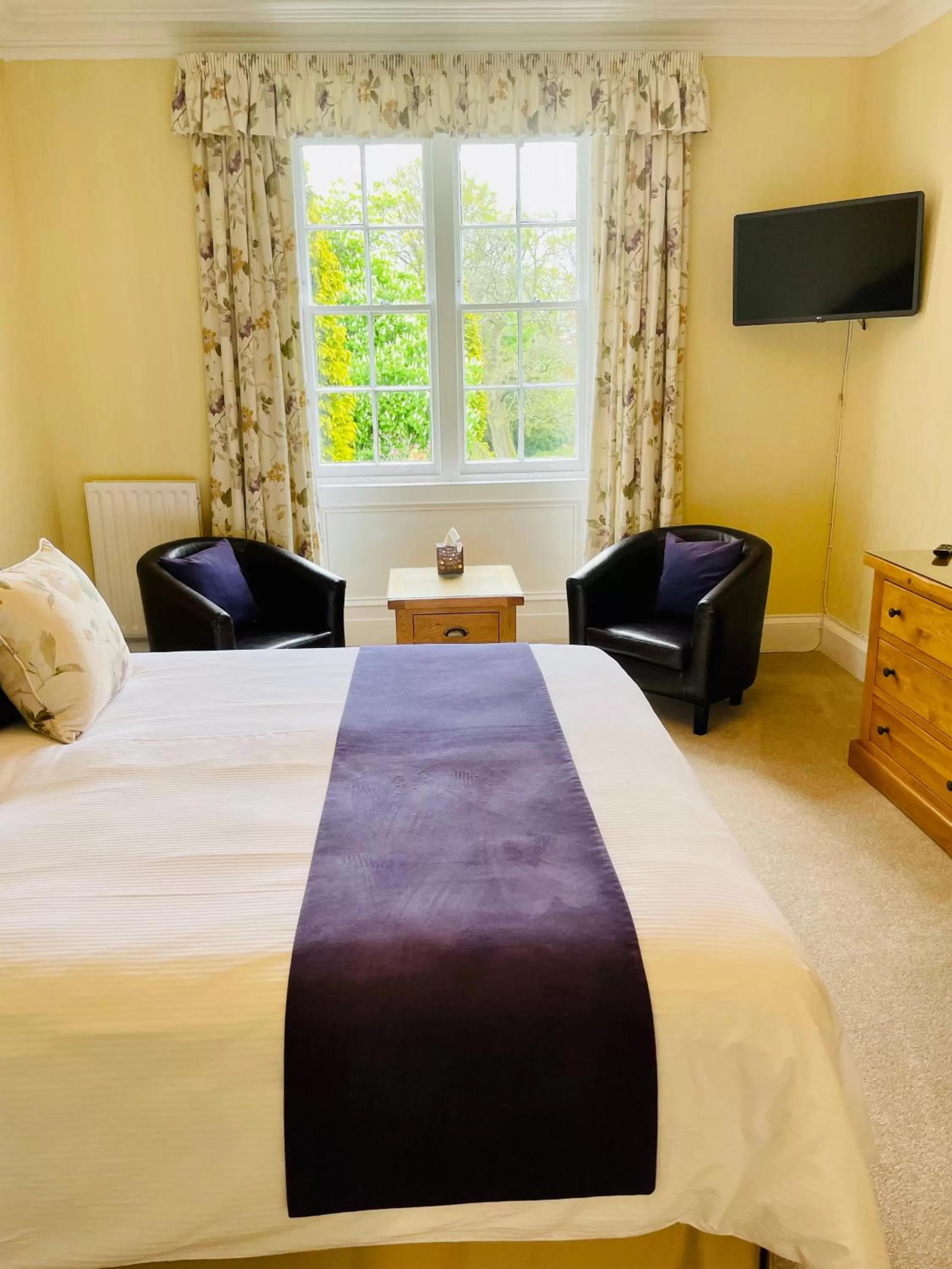 Bedroom, Bed in West Plean House