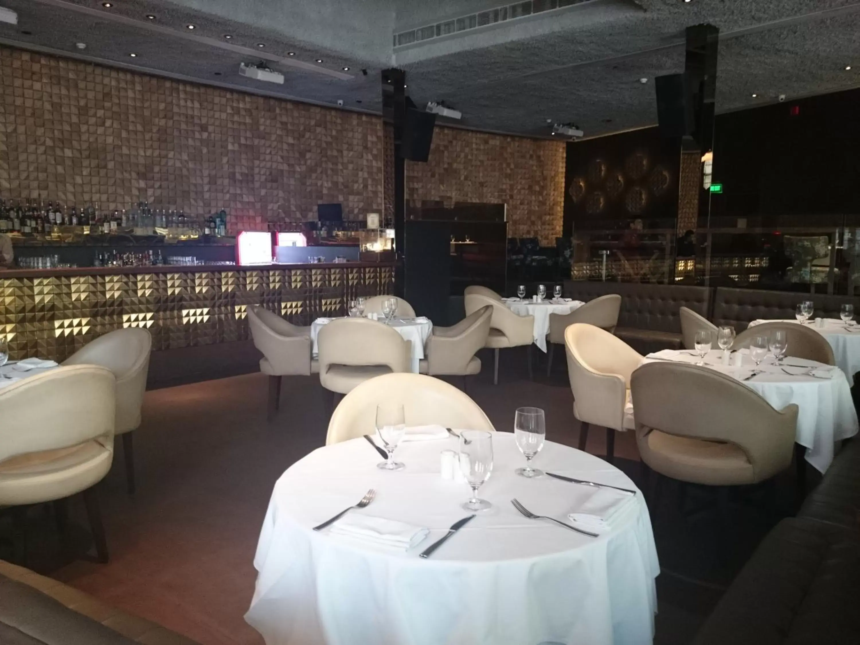 Lounge or bar, Restaurant/Places to Eat in The Ashok, New Delhi