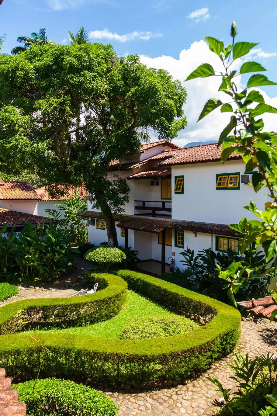 Garden in Pousada Corsario Paraty