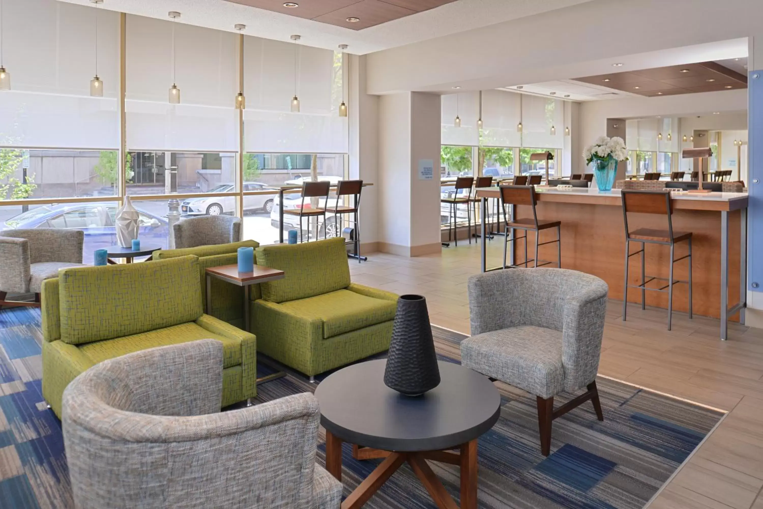 Property building, Lounge/Bar in Holiday Inn Express & Suites Buffalo Downtown, an IHG Hotel