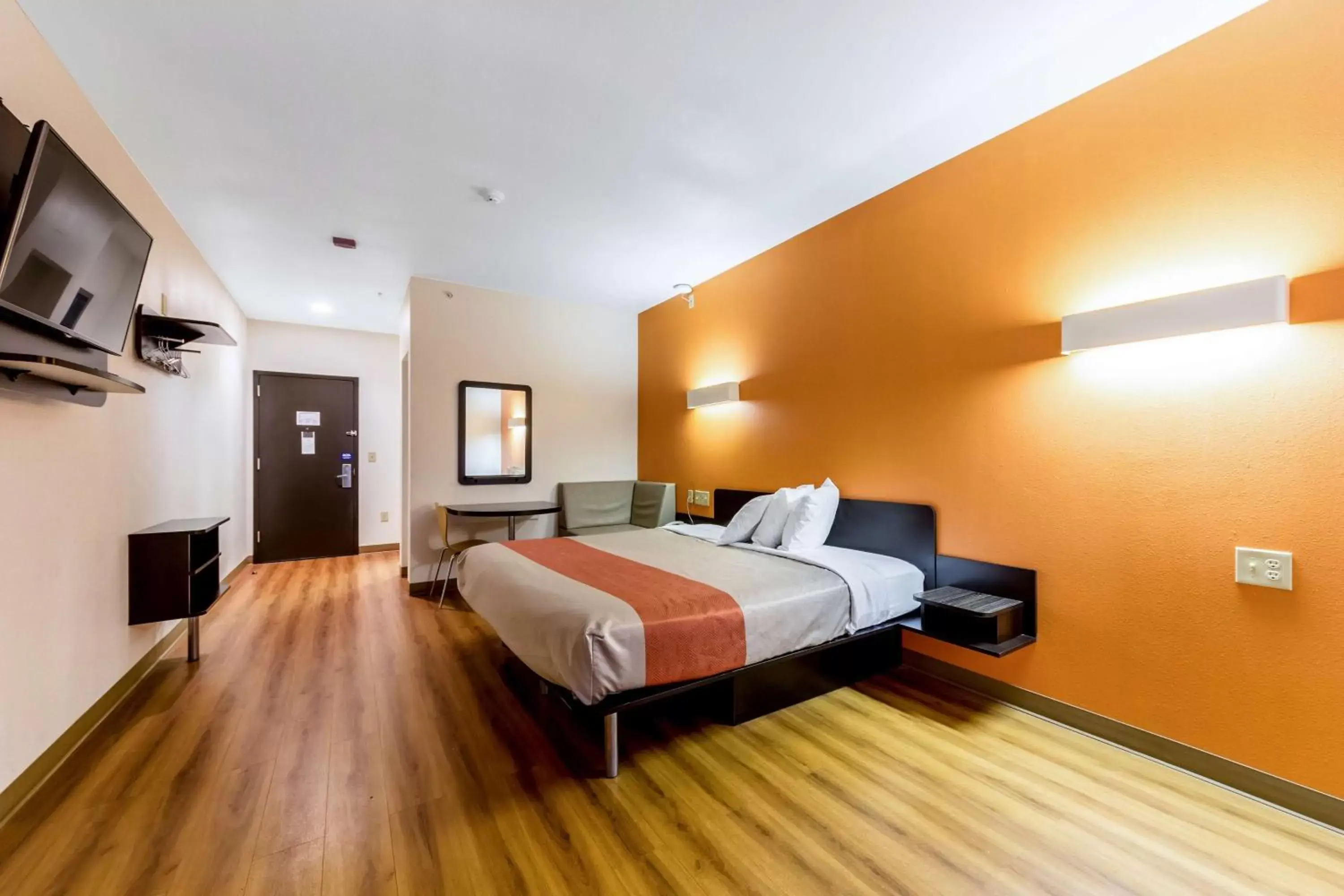 TV and multimedia, Bed in Motel 6-Jourdanton, TX TV and multimedia, Bed in Motel 6-Jourdanton, TX