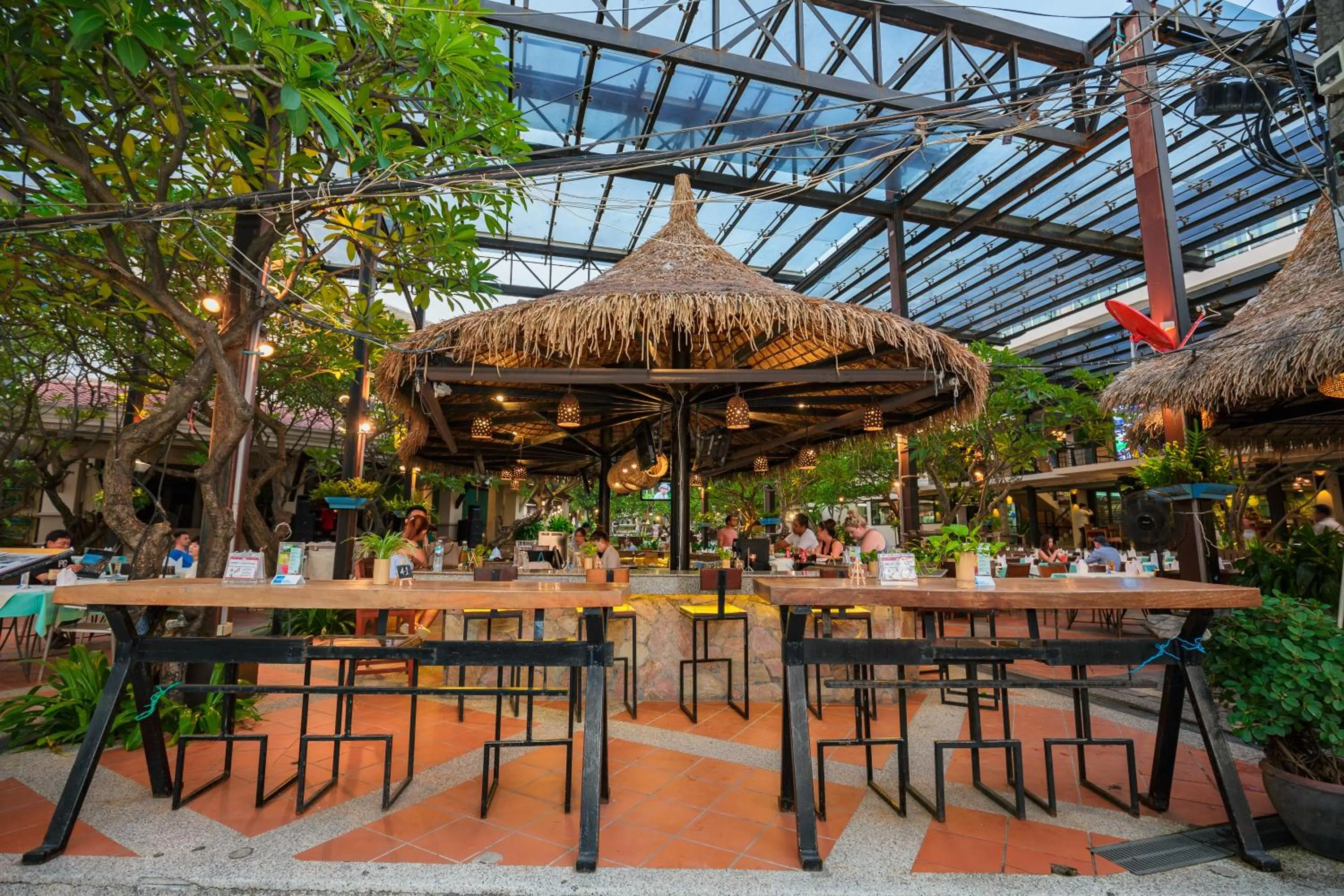 Restaurant/places to eat in Baan Laimai Beach Resort & Spa - SHA Extra Plus