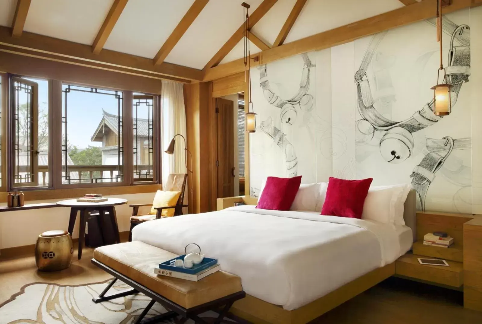 Bed in Hotel Indigo Lijiang Ancient Town, an IHG Hotel