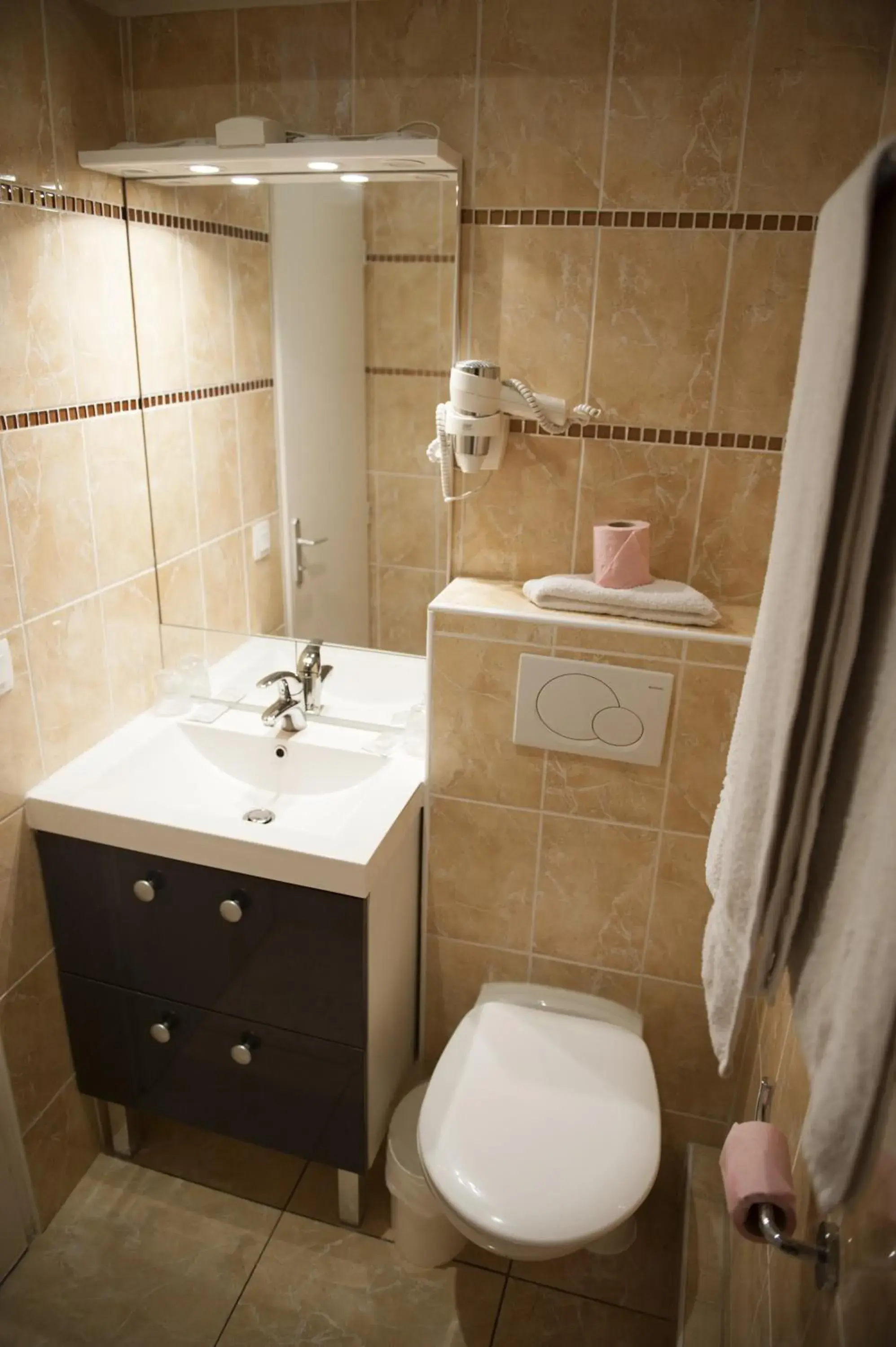 Bathroom in Hôtel Vendôme