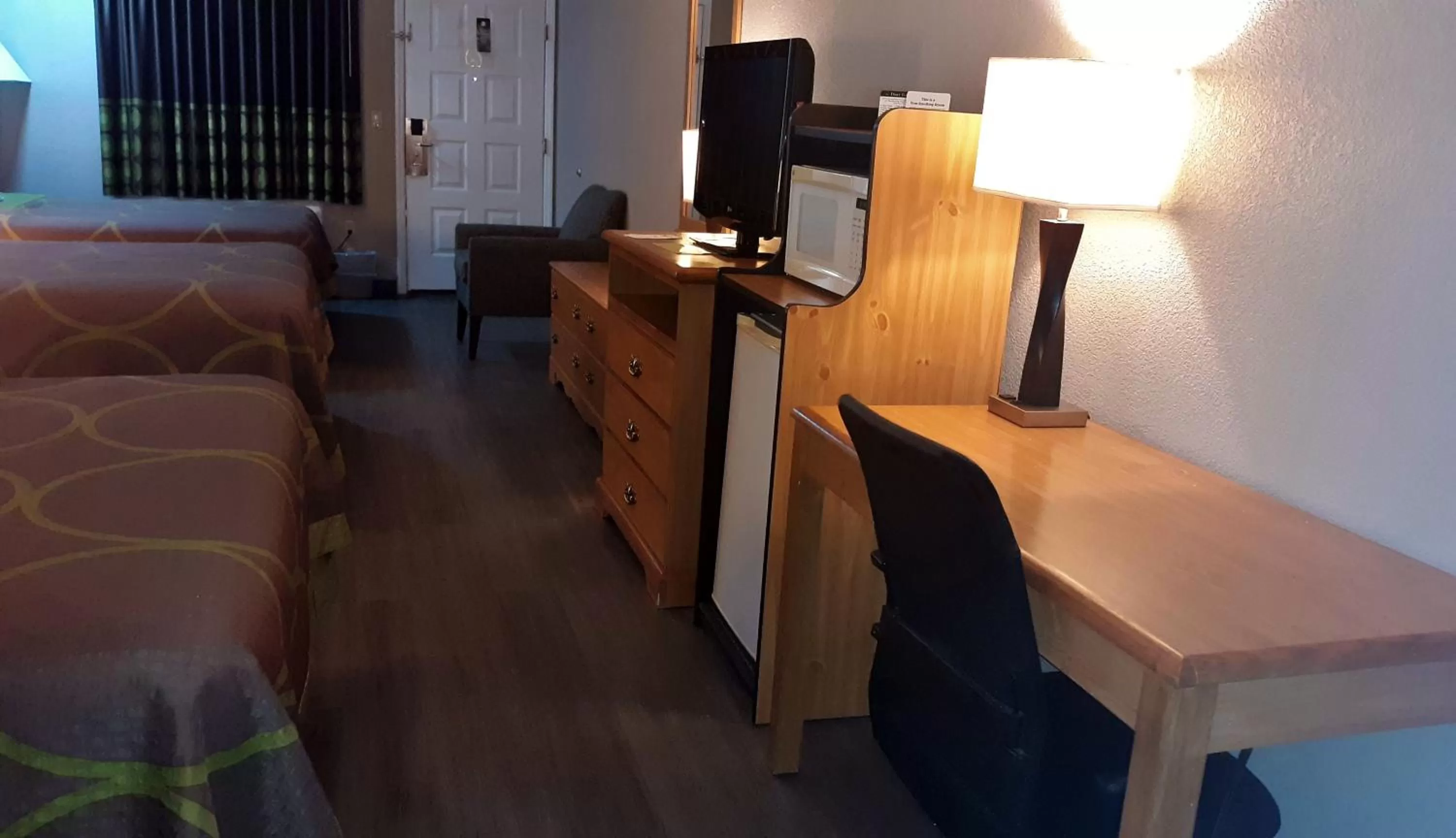 Super 8 by Wyndham Fort Chiswell Wytheville Area