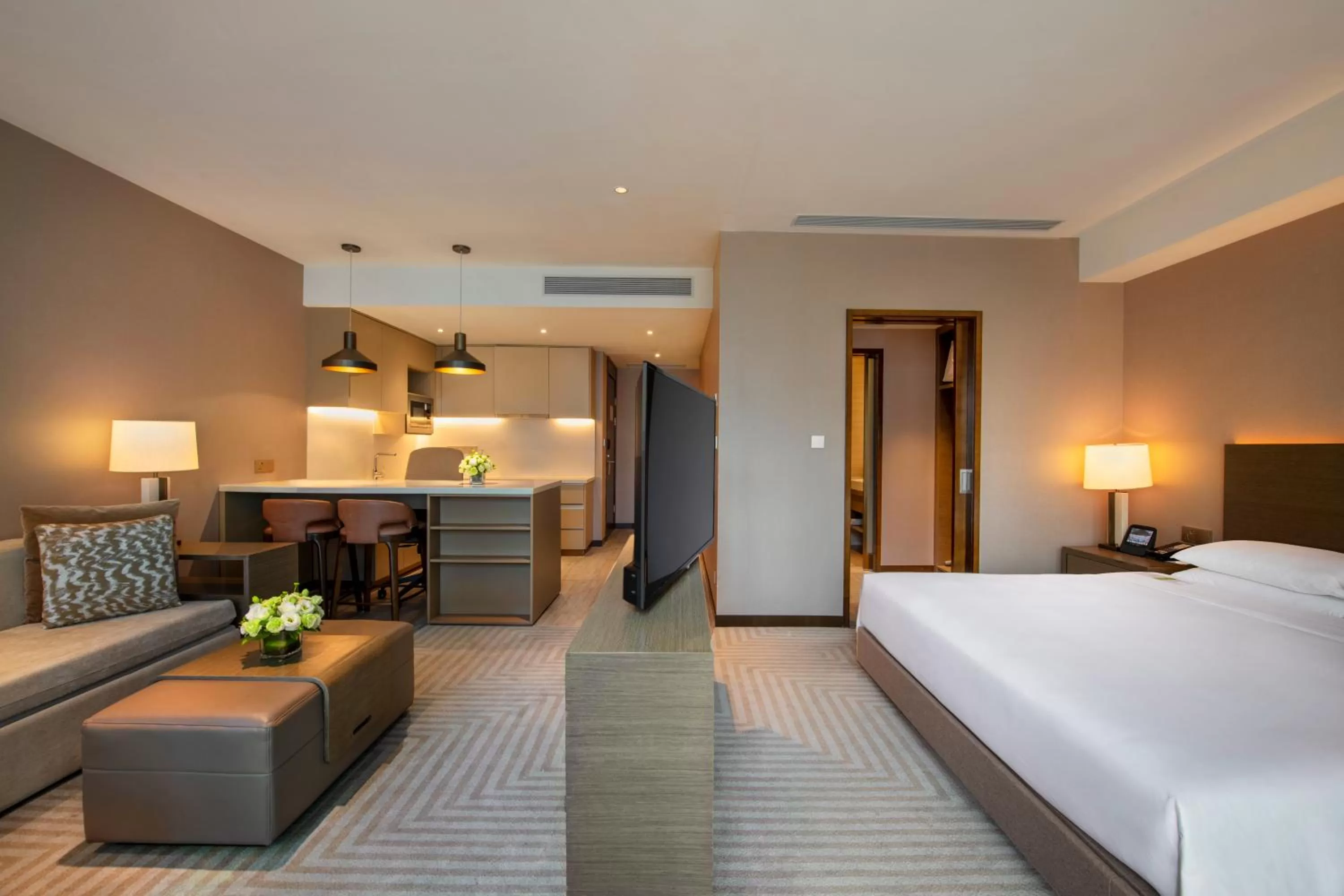 Bed in Hyatt House Chengdu Pebble Walk