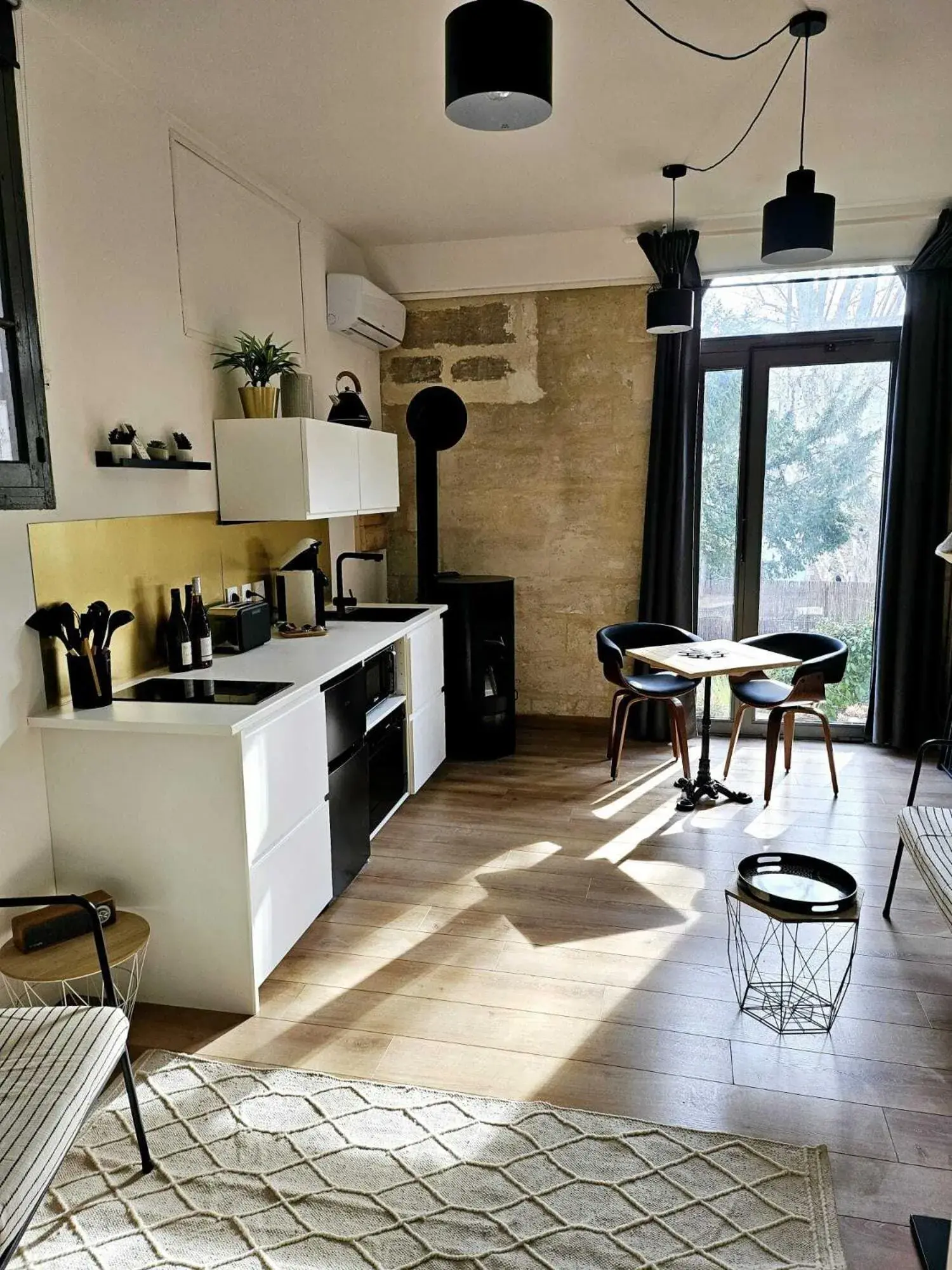 Bedroom, Restaurant/Places to Eat in La Maison Grivolas