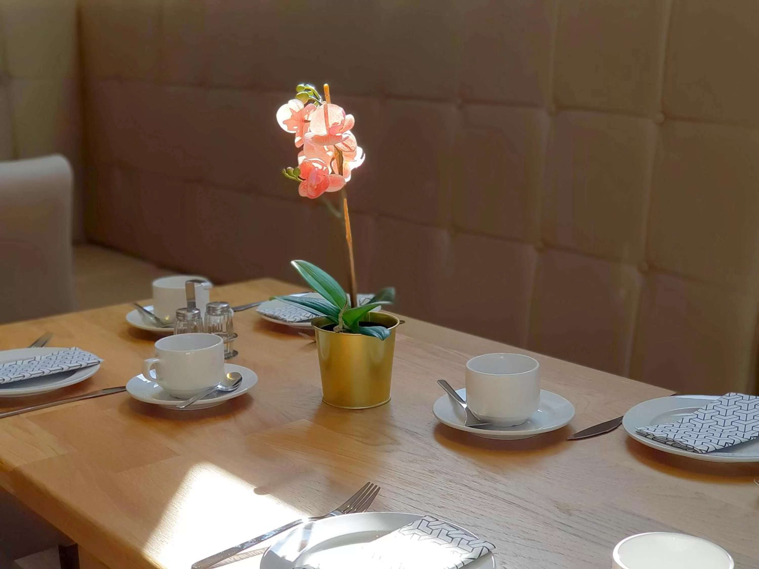 Restaurant/places to eat in Hotel Denbu