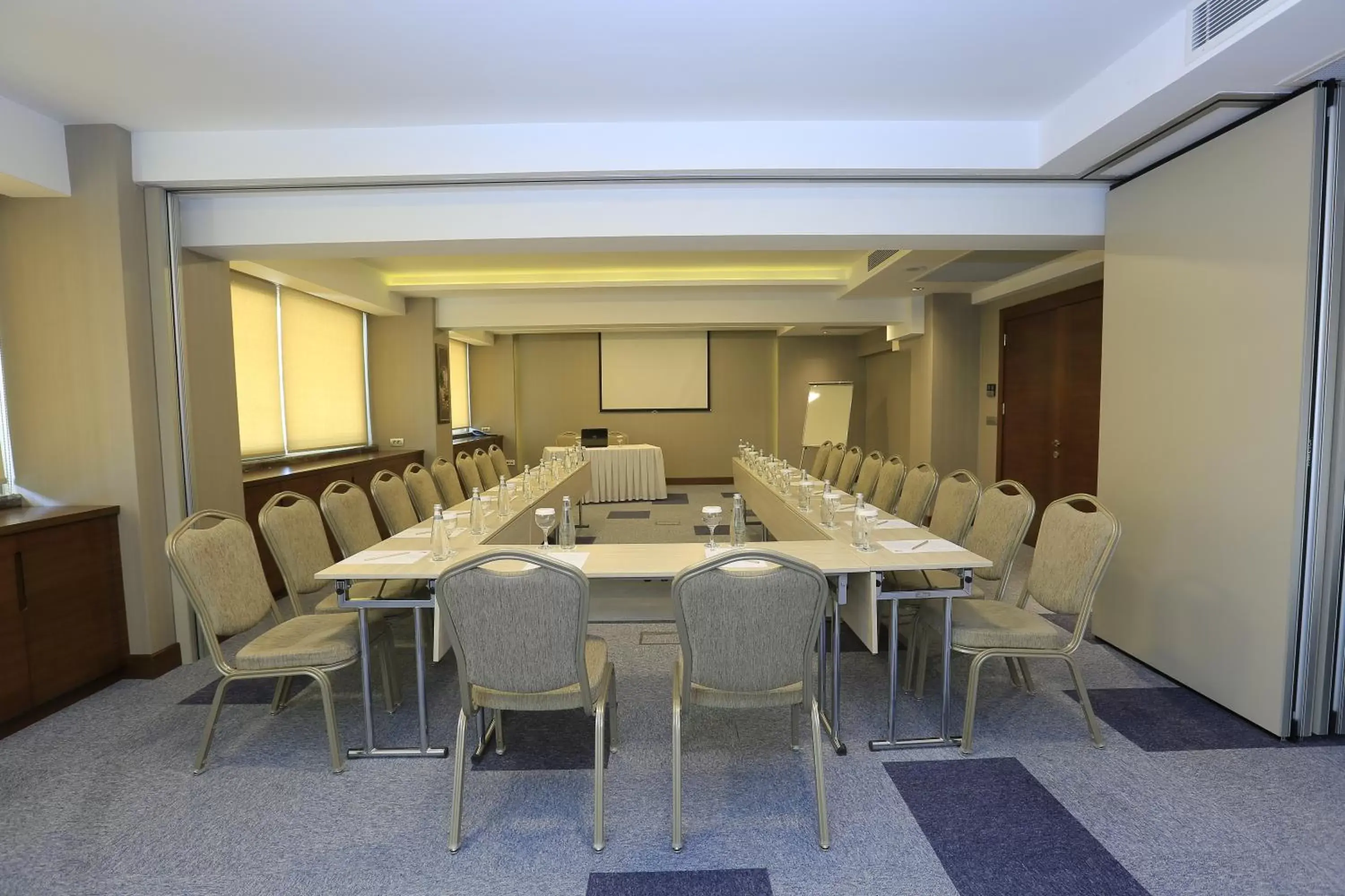 Meeting/conference room in Best Western Premier Karsiyaka Convention & Spa Hotel