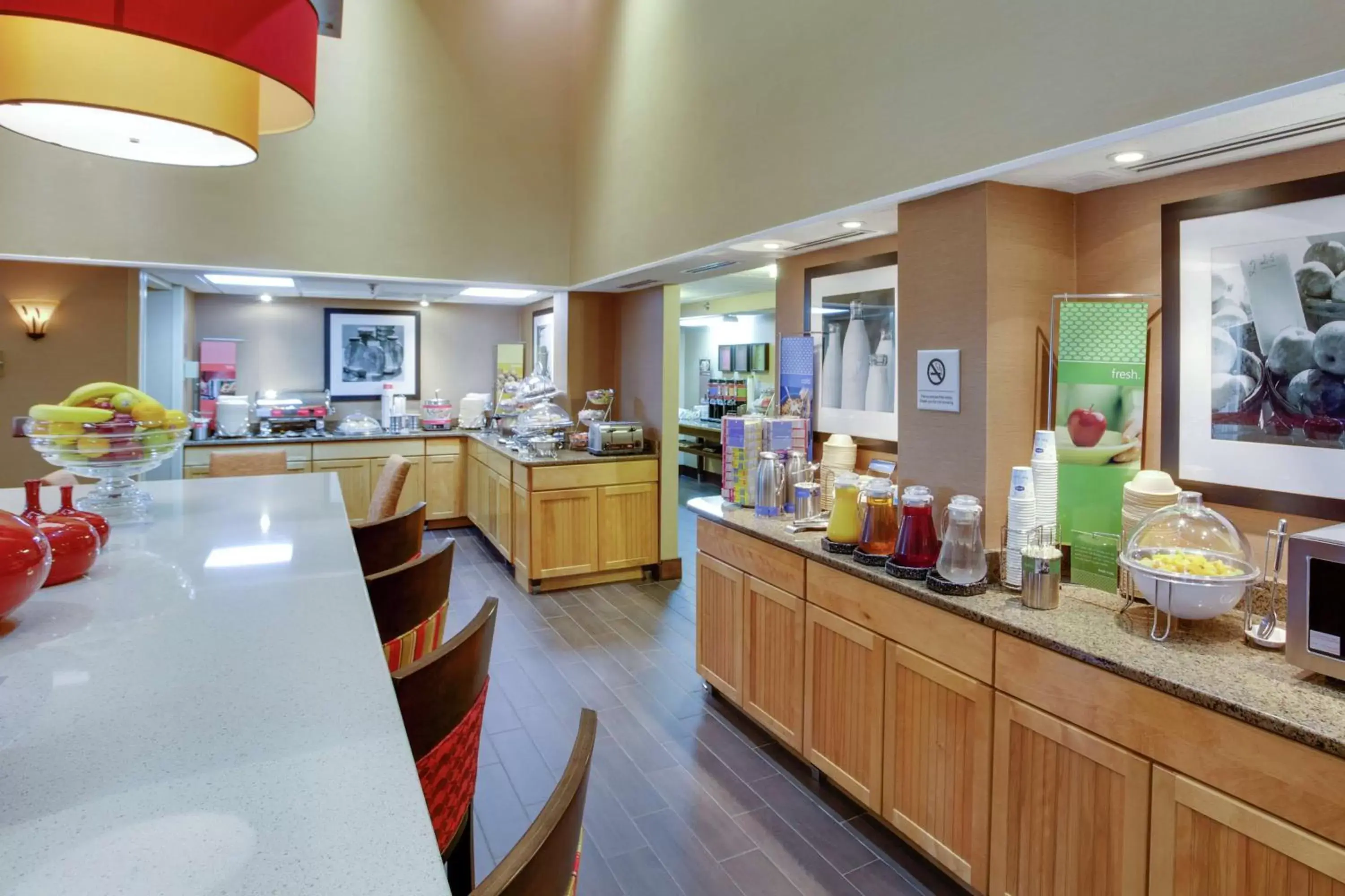 Breakfast, Restaurant/Places to Eat in Hampton Inn Chester