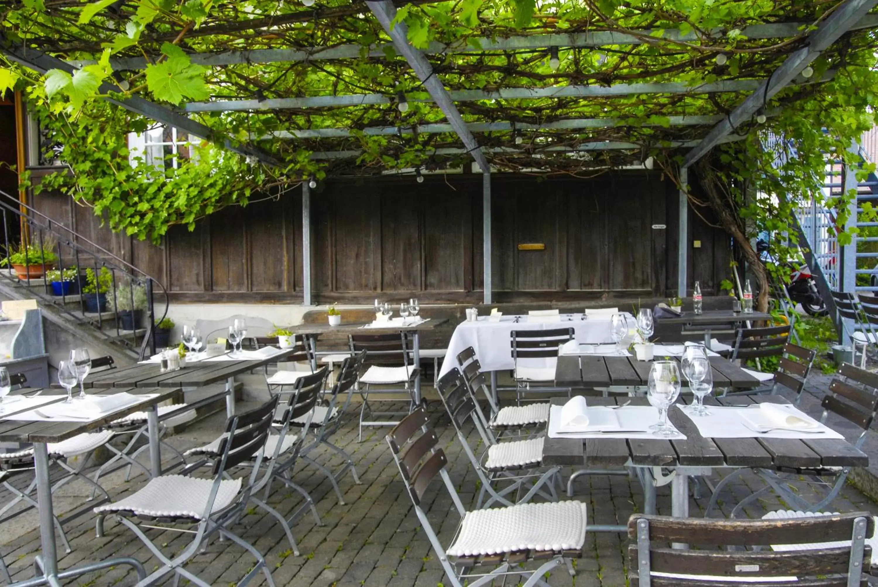 Restaurant/Places to Eat in Gasthaus Rössli